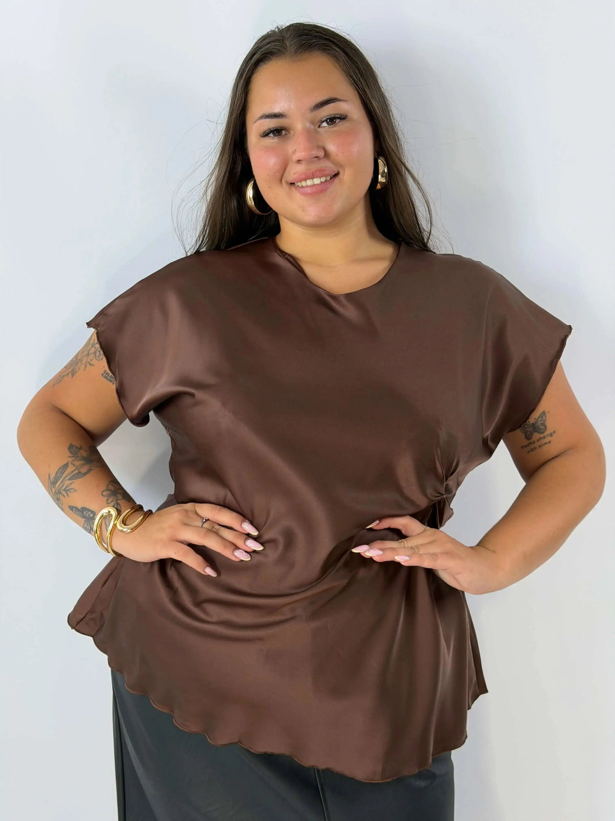 Satynowa bluzka Plus Size z ozdobnym marszczeniem Stylowa XL