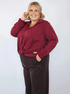 Satynowa koszula plus size z wiązaniem – elegancka bluzka koszulowa XXL Stylowa XL