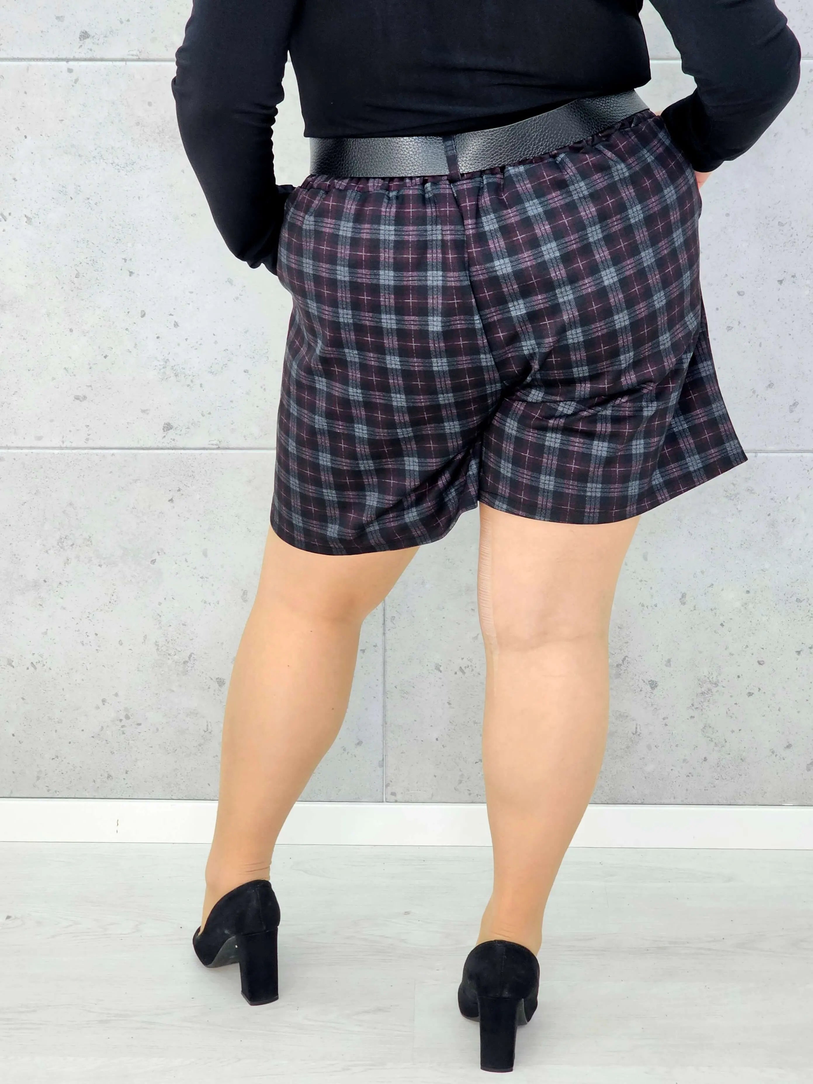 Spodenki plus size w kratę – elegancja i wygoda w modnym wydaniu Stylowa XL Stylowa XL