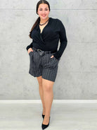 Spodenki plus size w kratkę – elegancki akcent w modzie XXL  Stylowa XL Stylowa XL