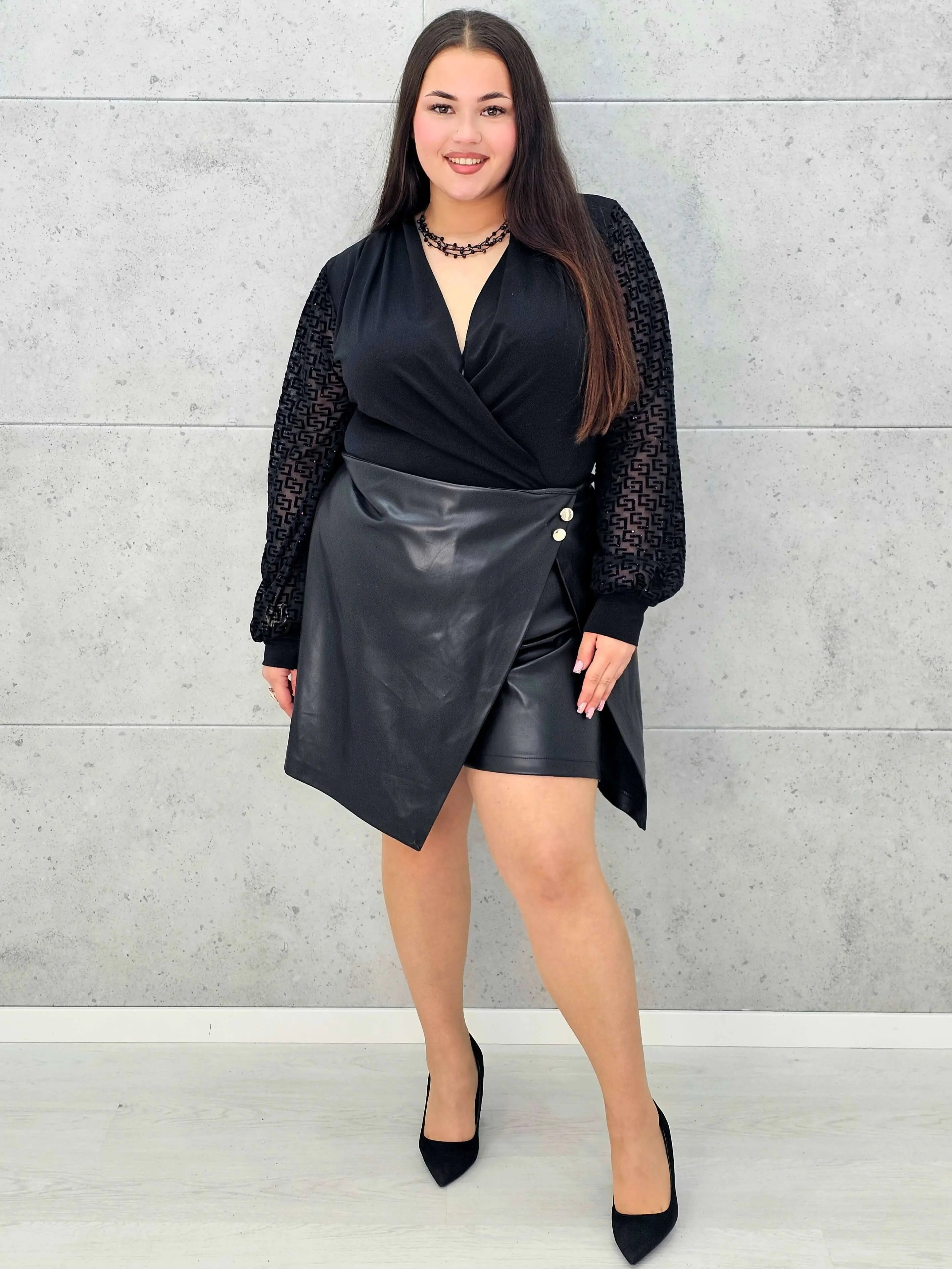 Spodenki plus size ze skórzanym efektem – styl i wygoda w jednym Stylowa XL Stylowa XL