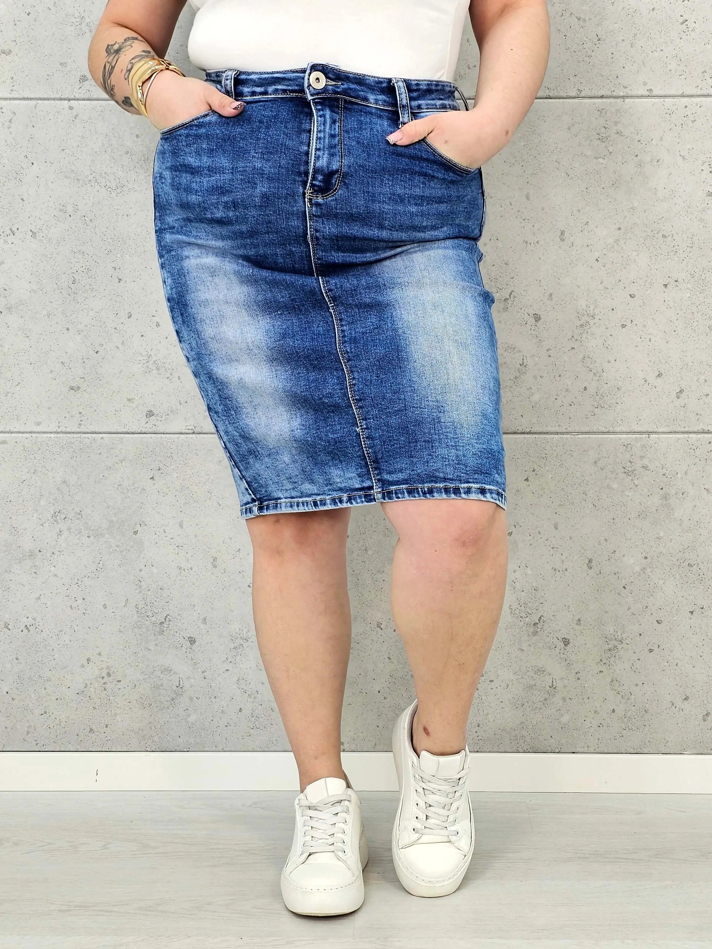Spódnica jeansowa plus size komfortowa, elastyczna i podkreślająca sylwetkę Stylowa XL