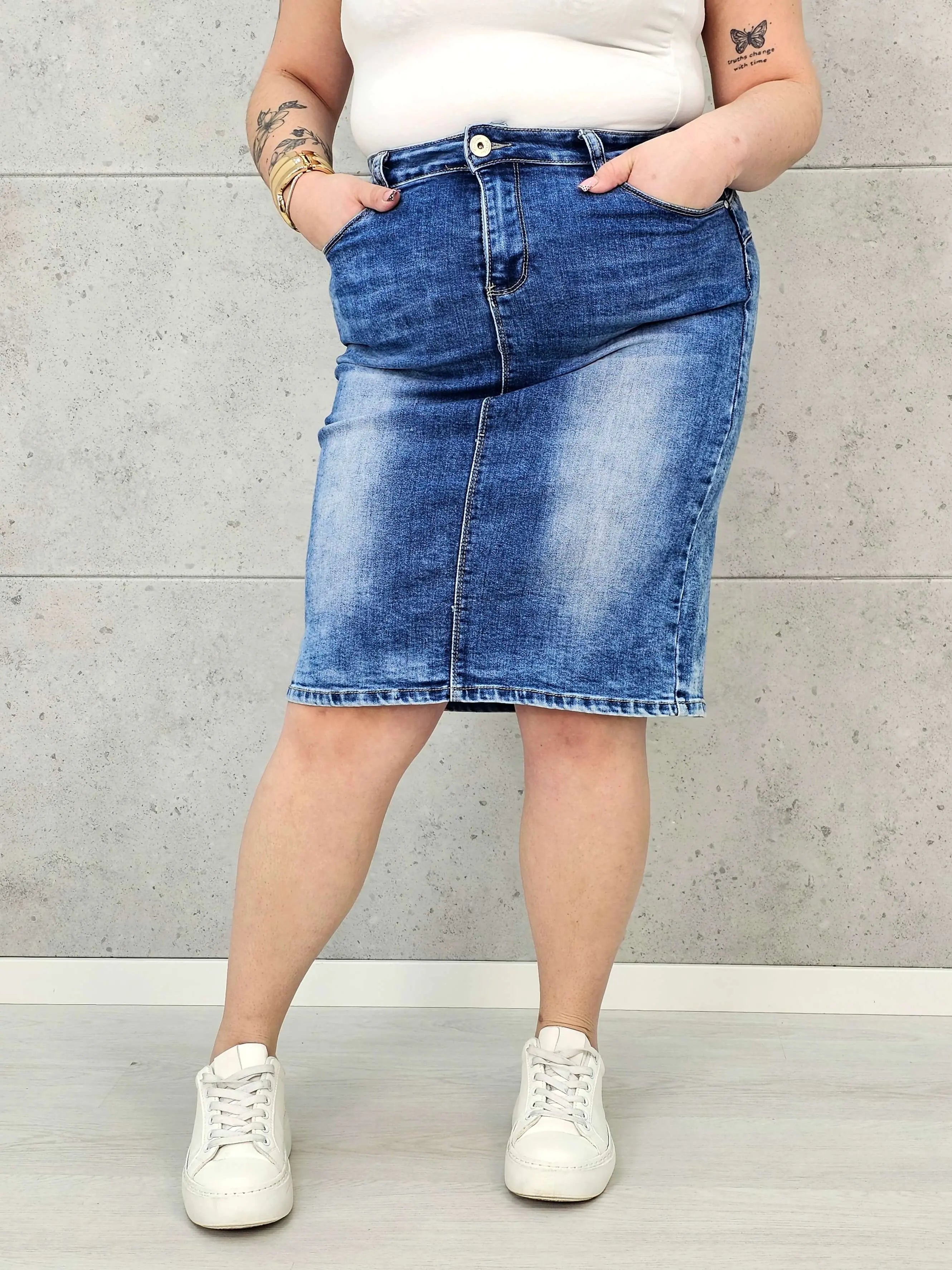 Spódnica jeansowa plus size komfortowa, elastyczna i podkreślająca sylwetkę Stylowa XL