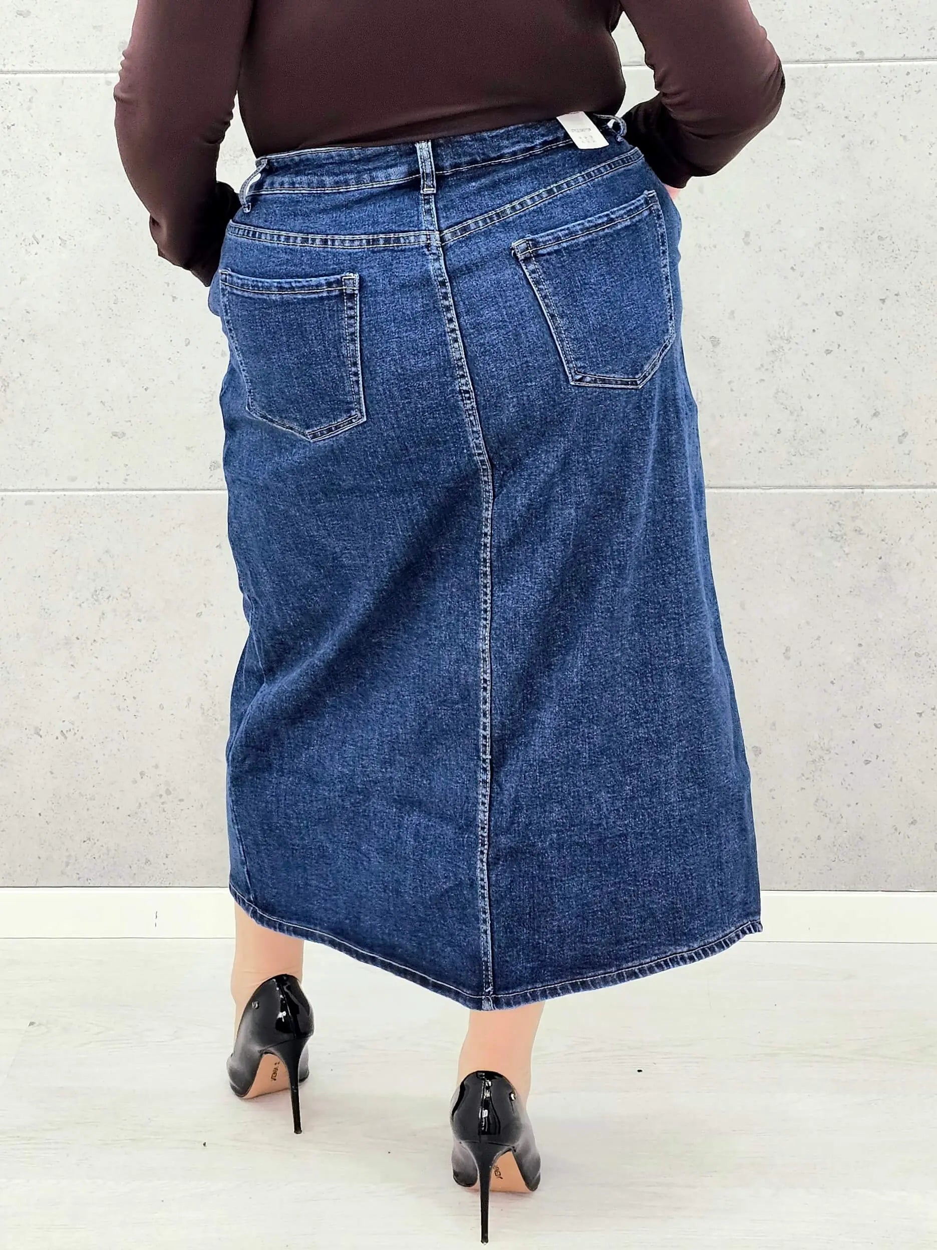 Spódnica jeansowa plus size midi z rozcięciem – idealna dla każdej sylwetki XXL Stylowa XL