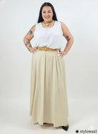 Spódnica maxi plus size – lejąca, rozkloszowana spódnica XXL z gumką w pasie i paskiem Stylowa XL