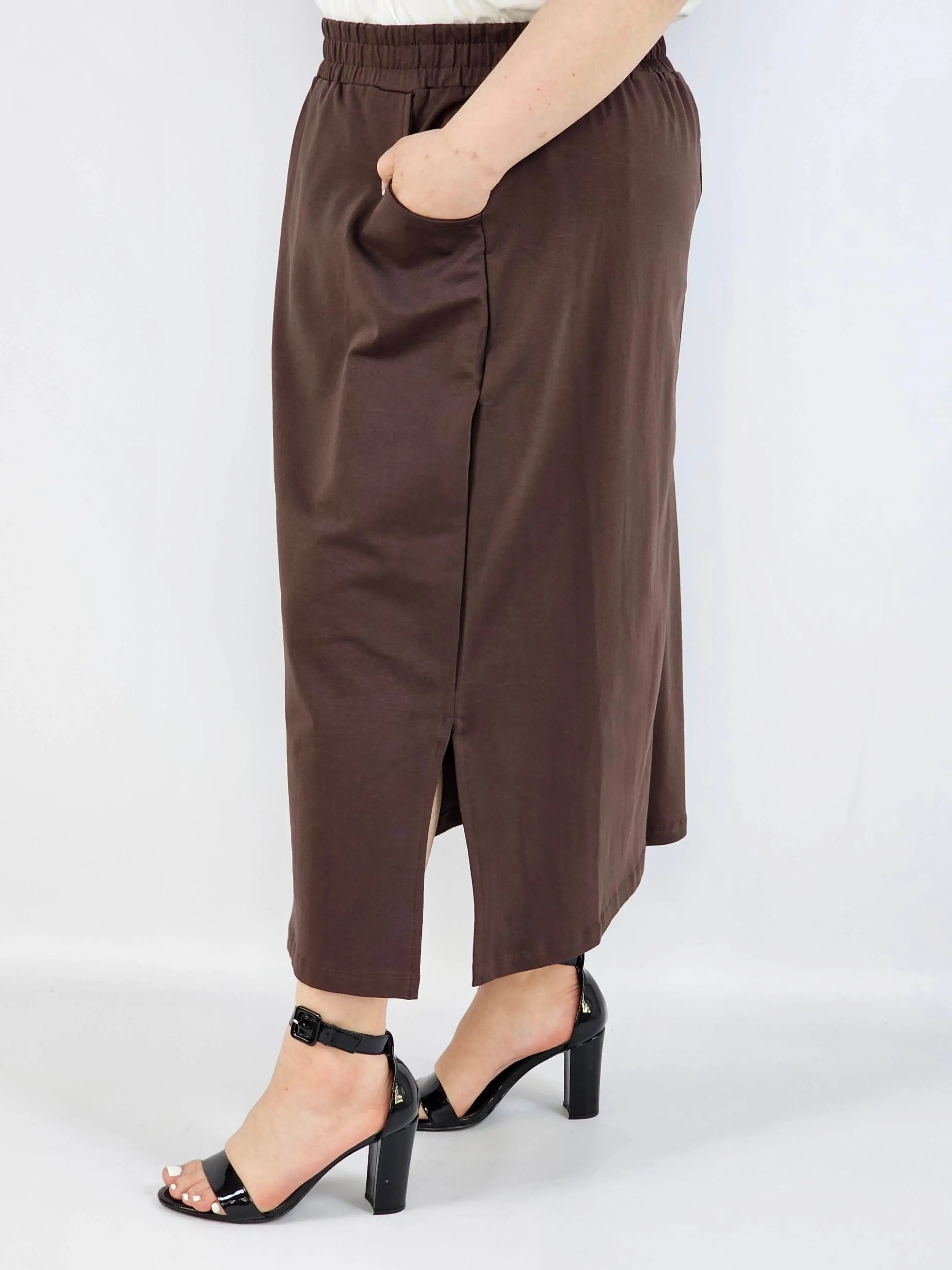Spódnica midi plus size z kieszeniami – stylowa, wygodna i kobieca Stylowa XL