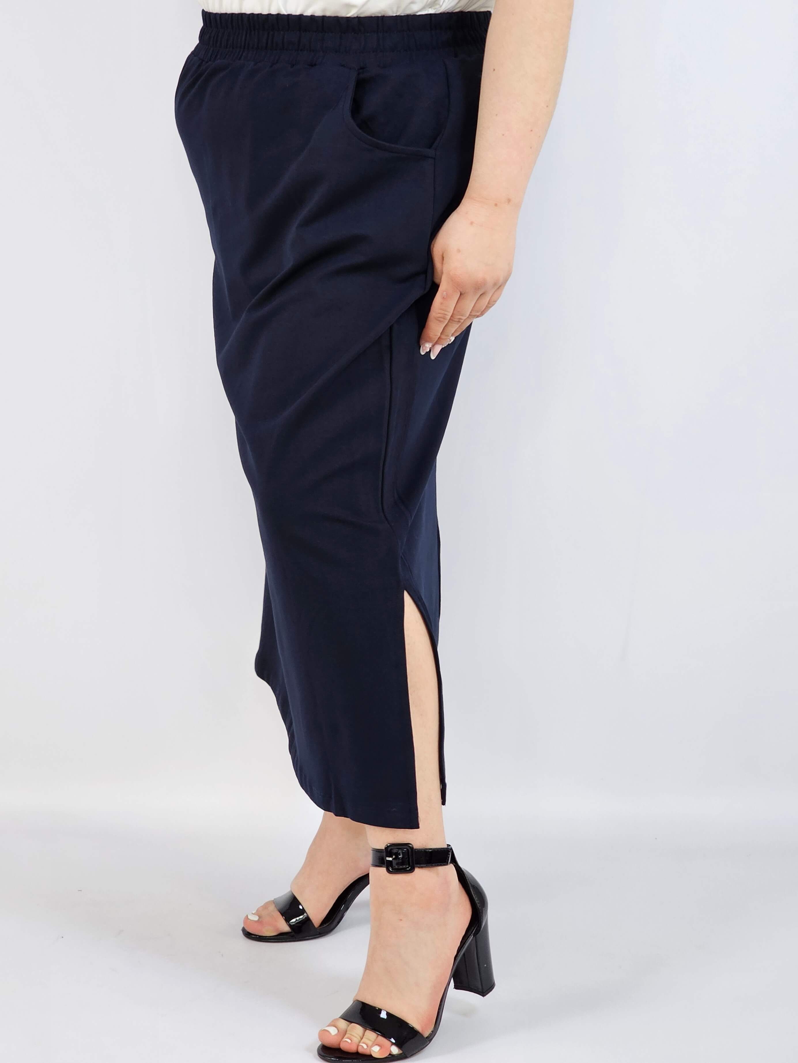 Spódnica midi plus size z kieszeniami – stylowa, wygodna i kobieca Stylowa XL