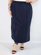 Spódnica midi plus size z kieszeniami – stylowa, wygodna i kobieca Stylowa XL