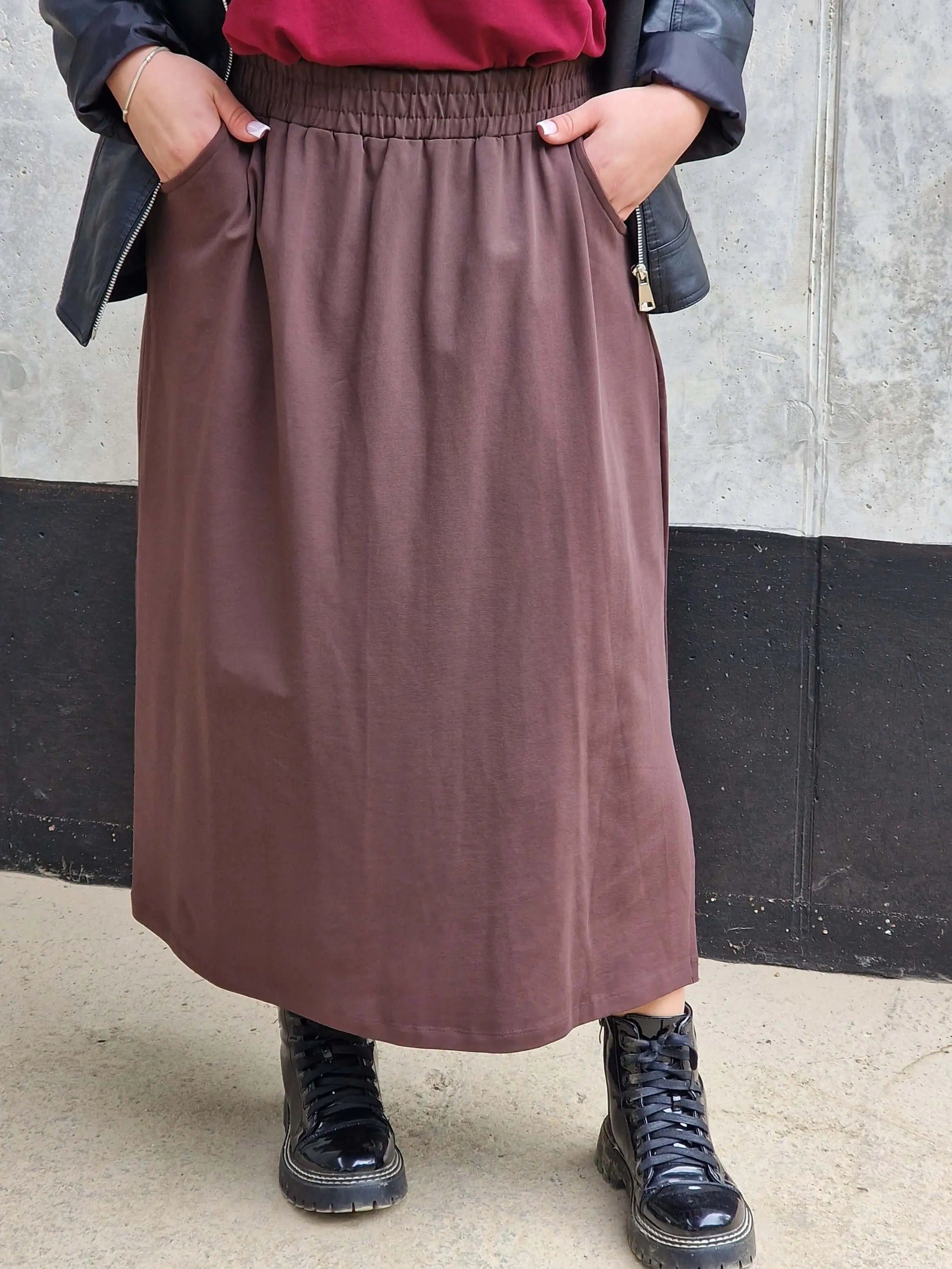 Spódnica midi plus size z kieszeniami – stylowa, wygodna i kobieca Stylowa XL