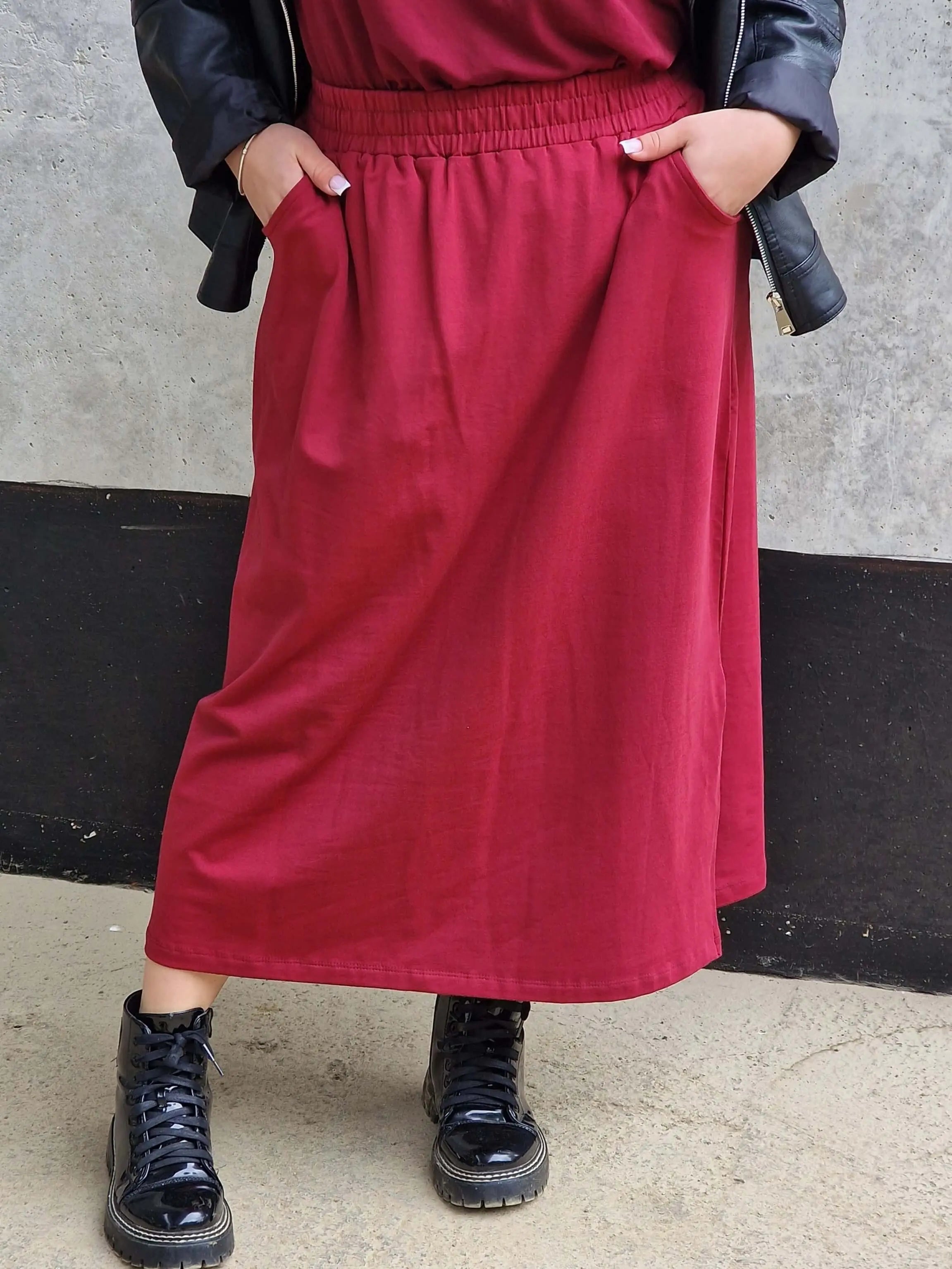 Spódnica midi plus size z kieszeniami – stylowa, wygodna i kobieca Stylowa XL