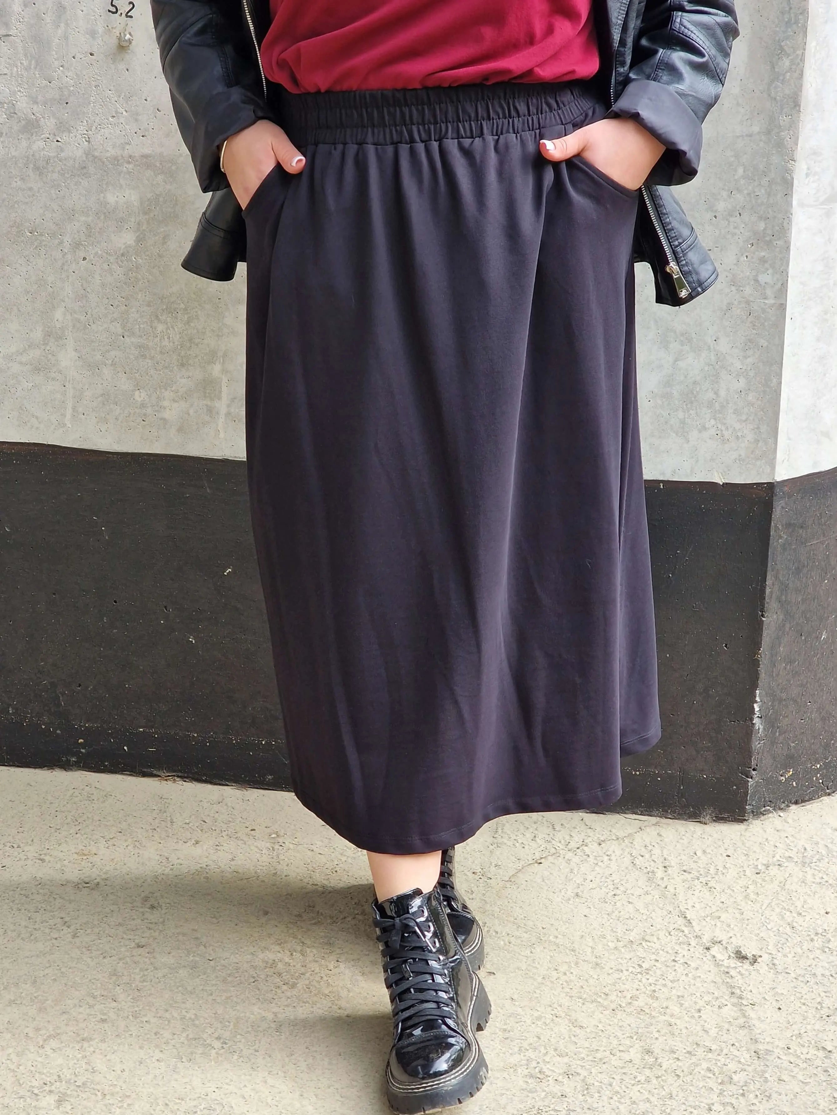 Spódnica midi plus size z kieszeniami – stylowa, wygodna i kobieca Stylowa XL