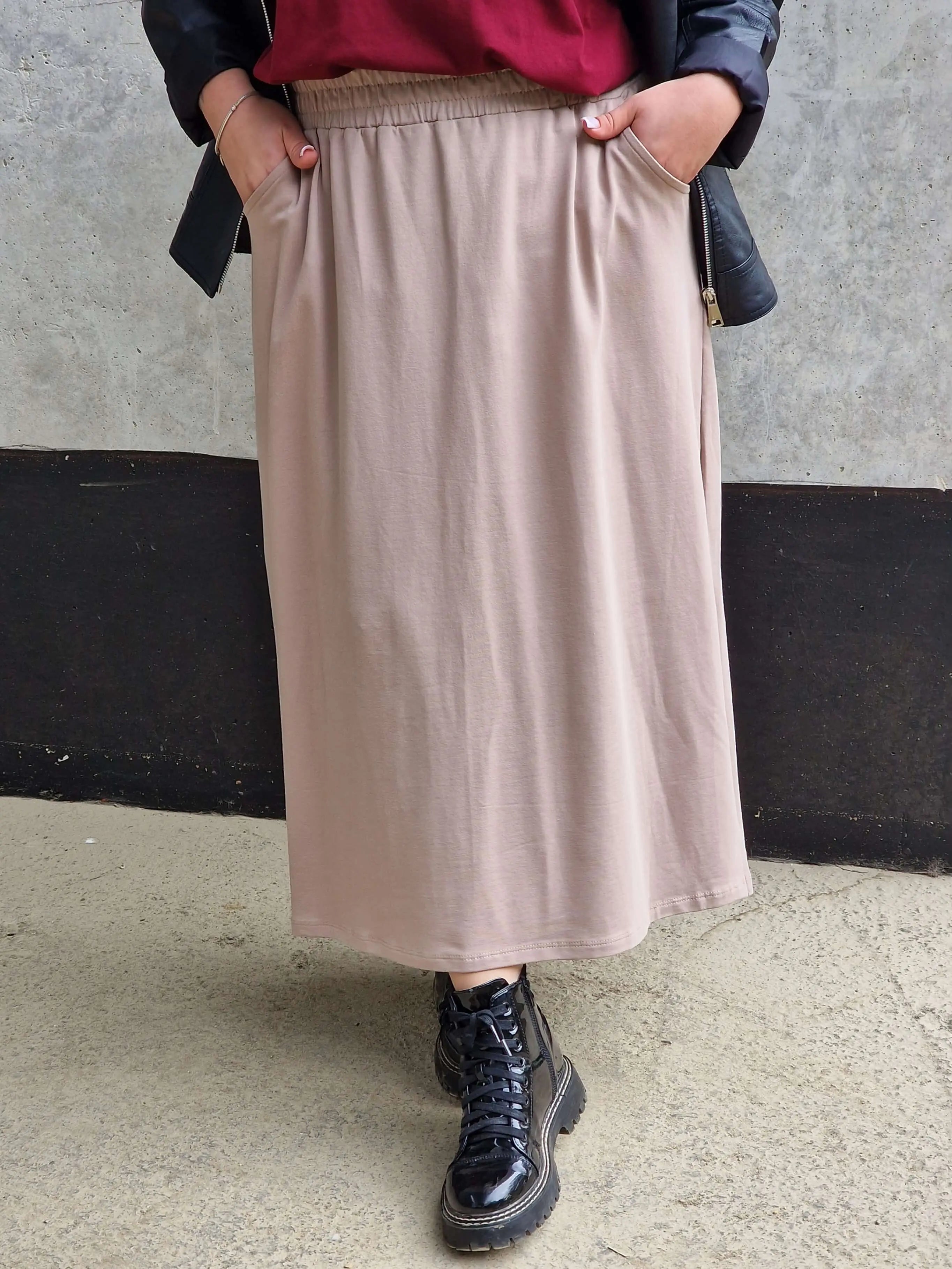 Spódnica midi plus size z kieszeniami – stylowa, wygodna i kobieca Stylowa XL