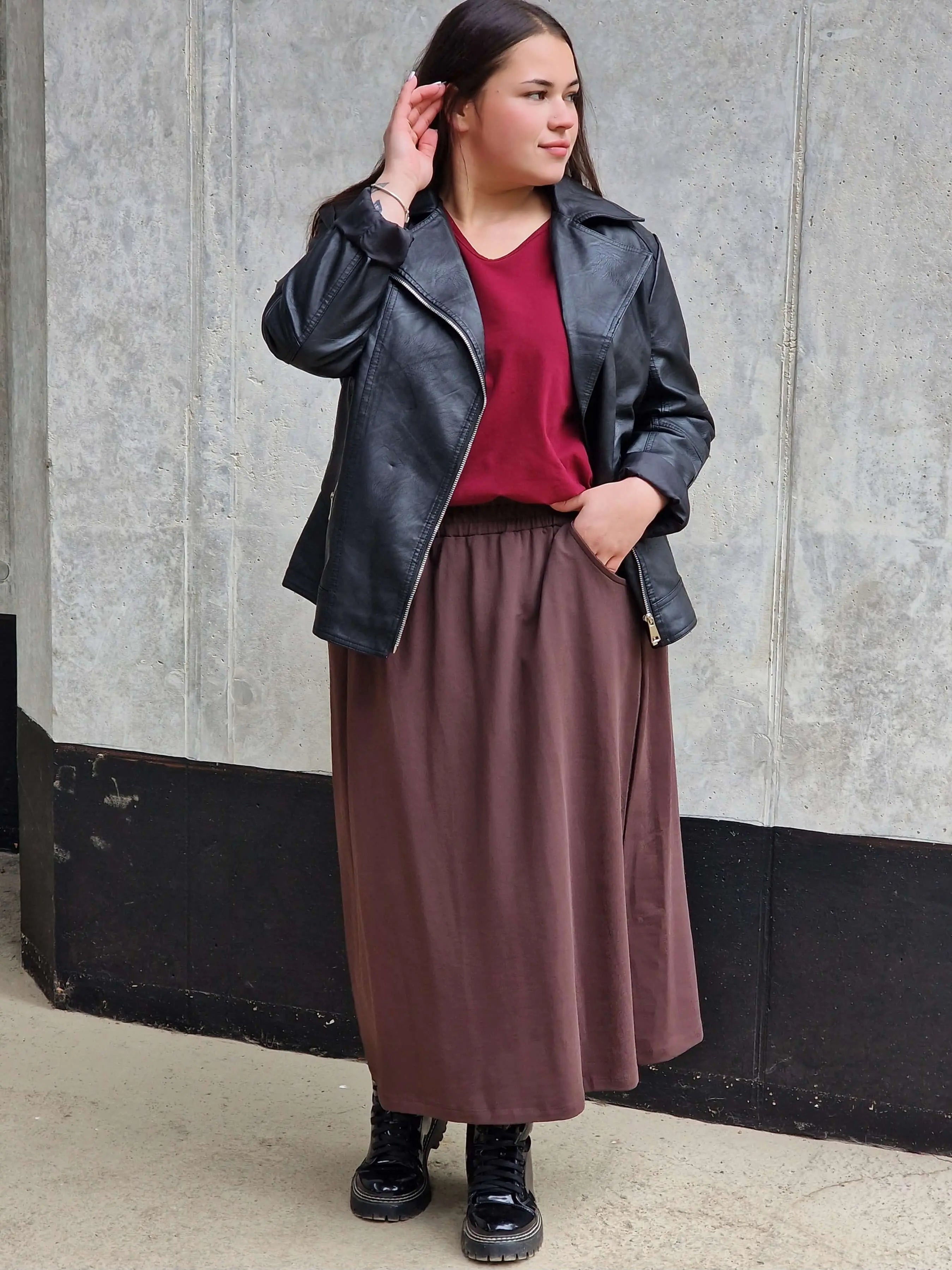 Spódnica midi plus size z kieszeniami – stylowa, wygodna i kobieca Stylowa XL