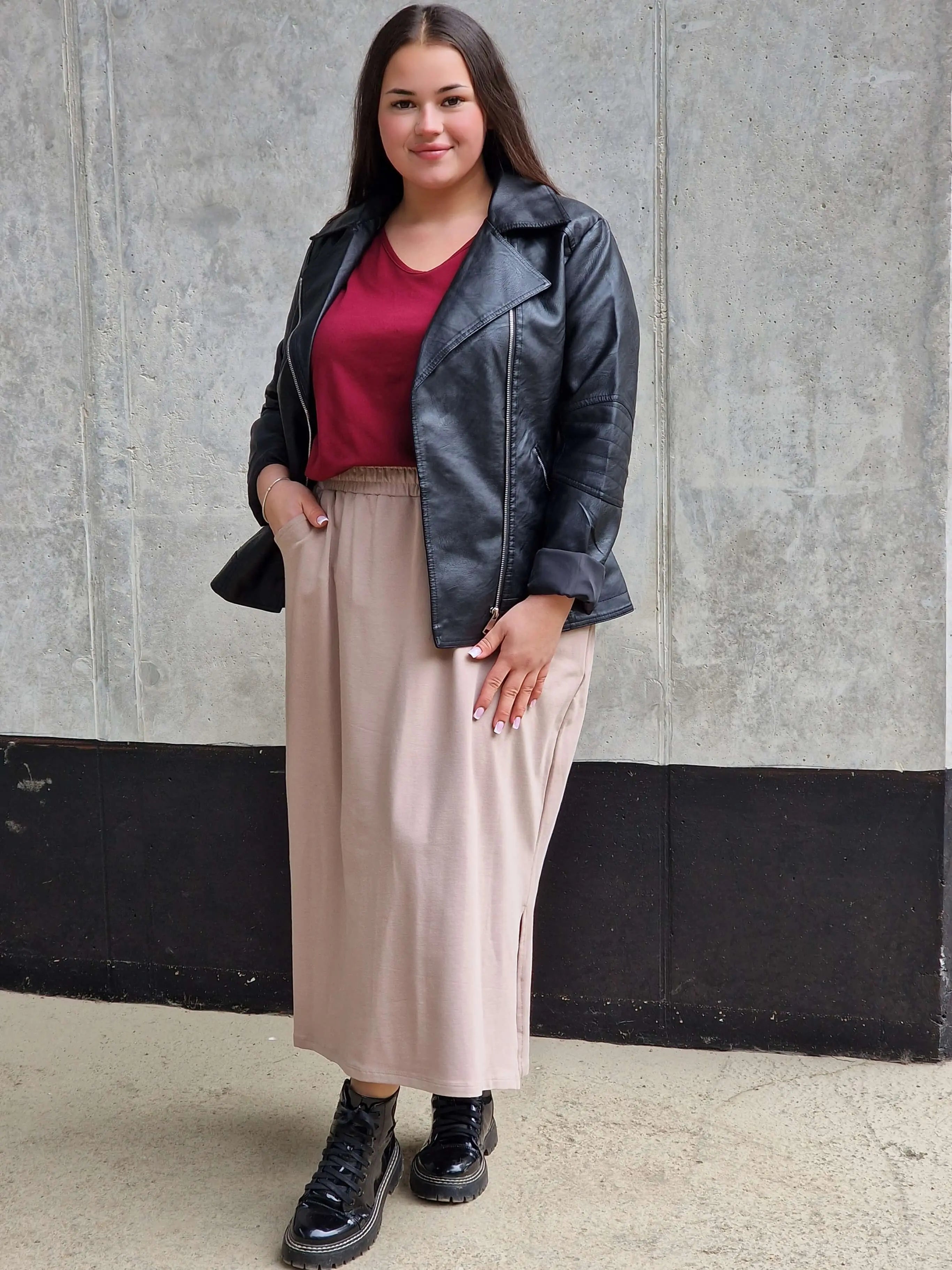 Spódnica midi plus size z kieszeniami – stylowa, wygodna i kobieca Stylowa XL