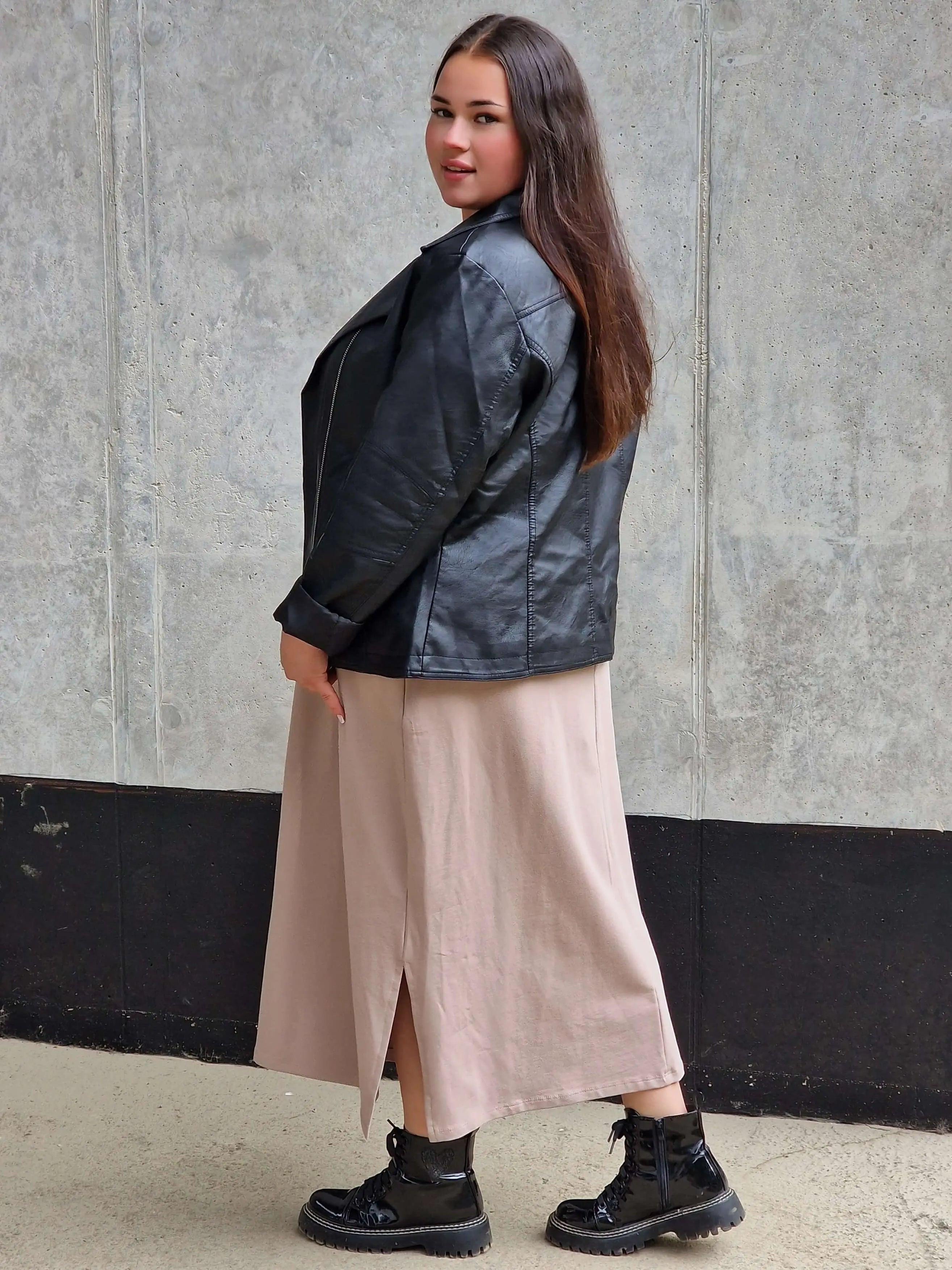 Spódnica midi plus size z kieszeniami – stylowa, wygodna i kobieca Stylowa XL