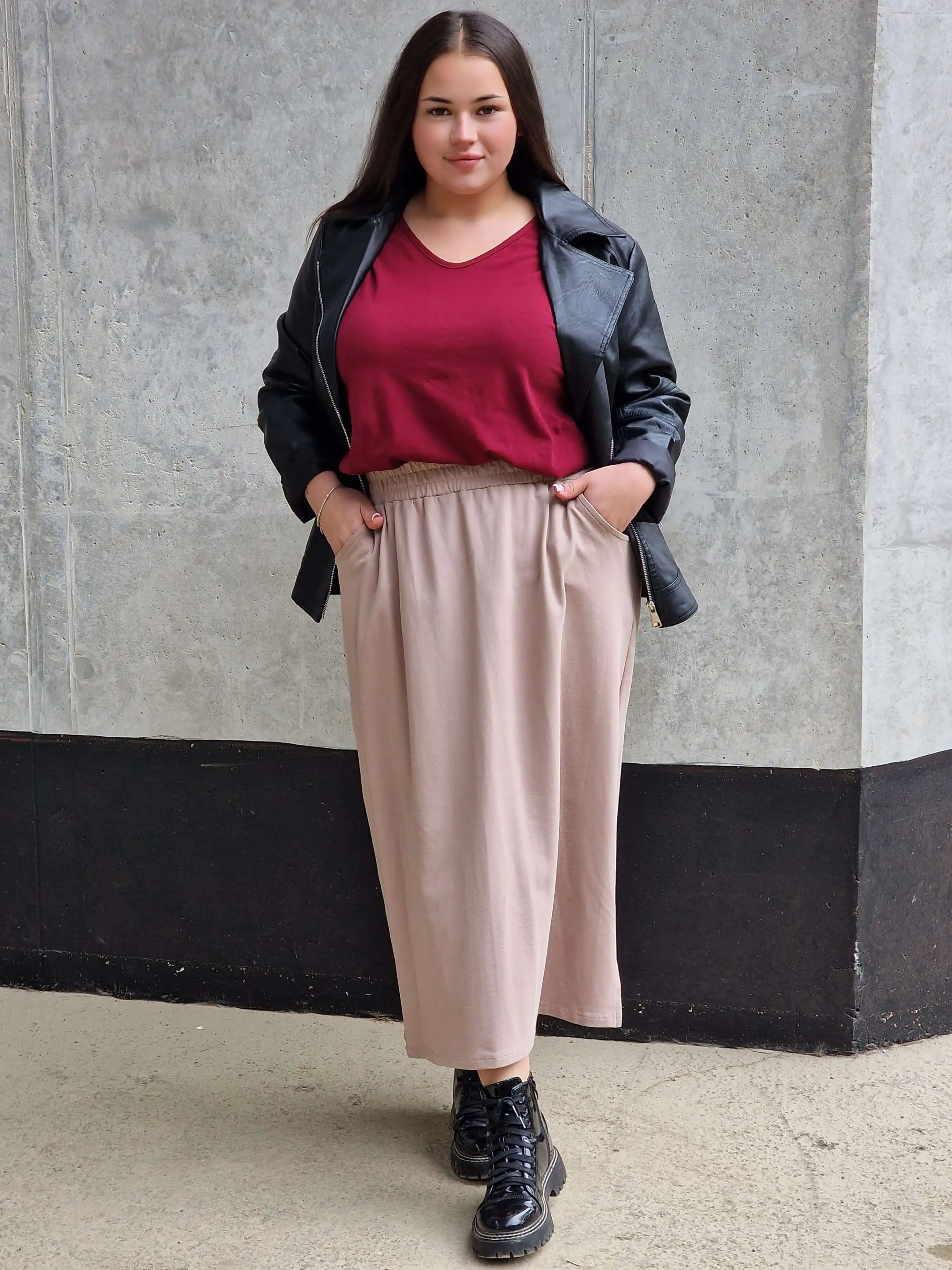 Spódnica midi plus size z kieszeniami – stylowa, wygodna i kobieca Stylowa XL