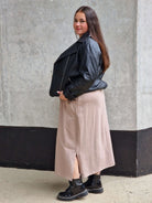 Spódnica midi plus size z kieszeniami – stylowa, wygodna i kobieca Stylowa XL