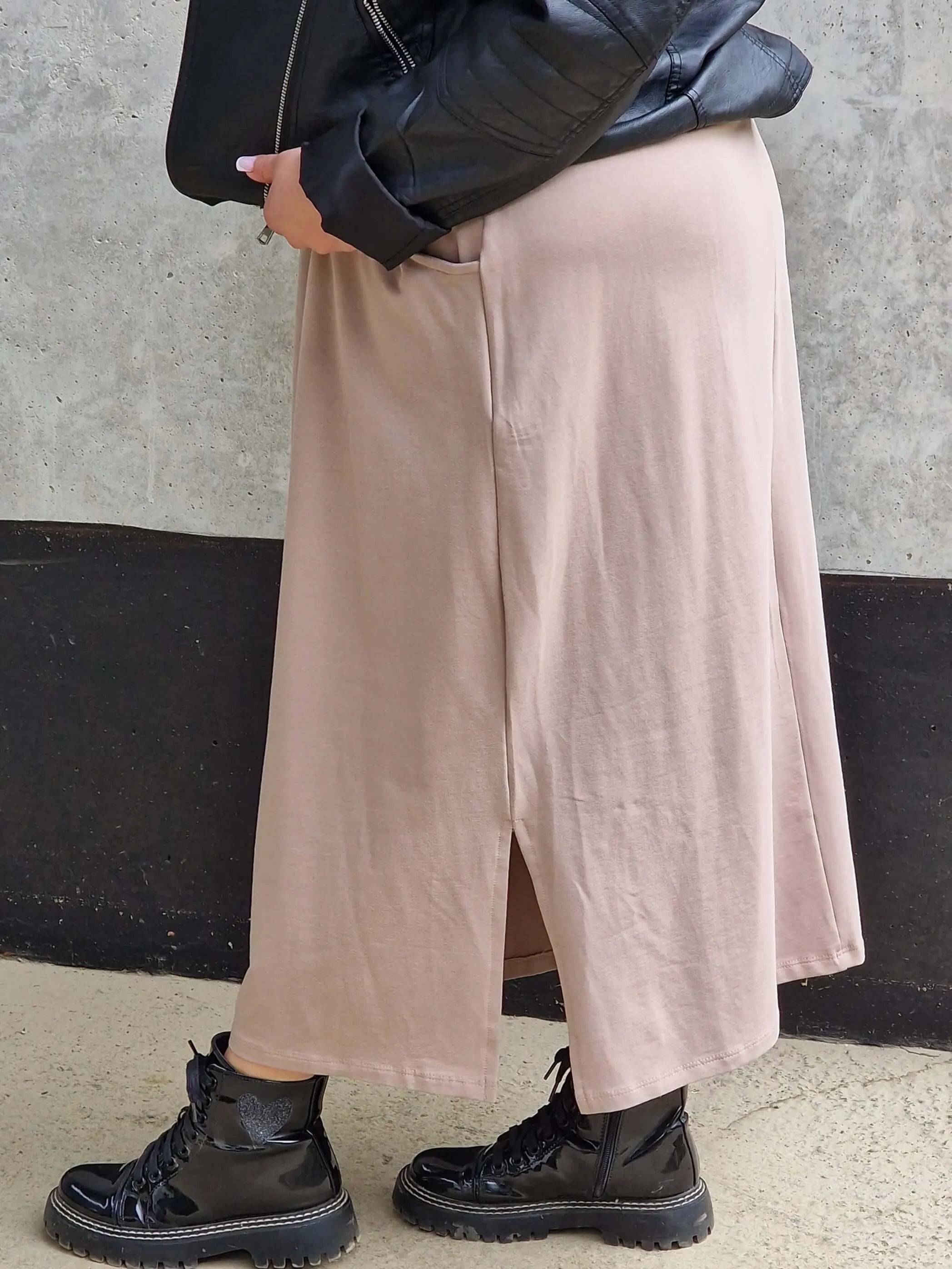 Spódnica midi plus size z kieszeniami – stylowa, wygodna i kobieca Stylowa XL