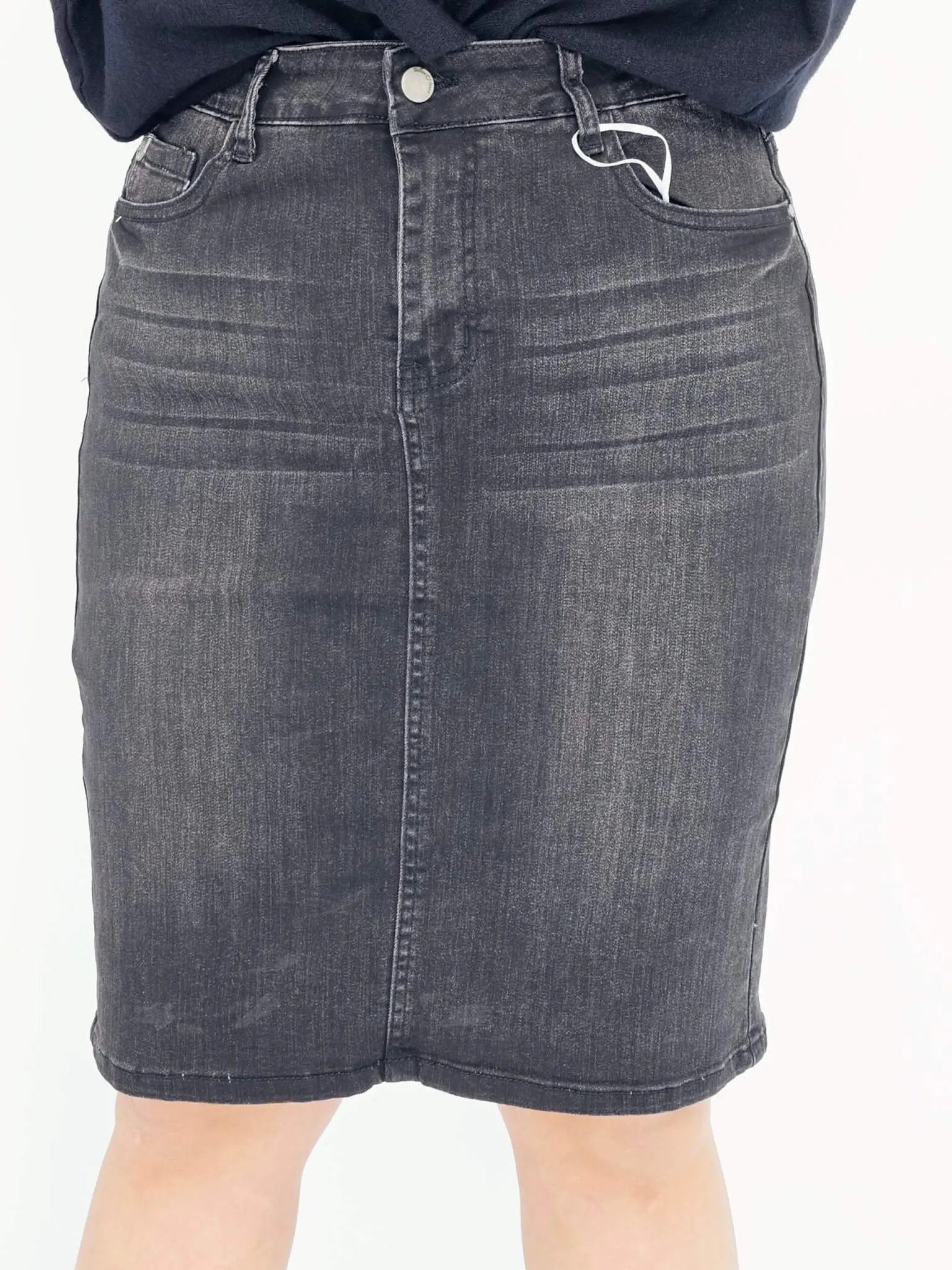 Spódnica w kolorze ciemnego jeansu - rozmiar 40 Stylowa XL