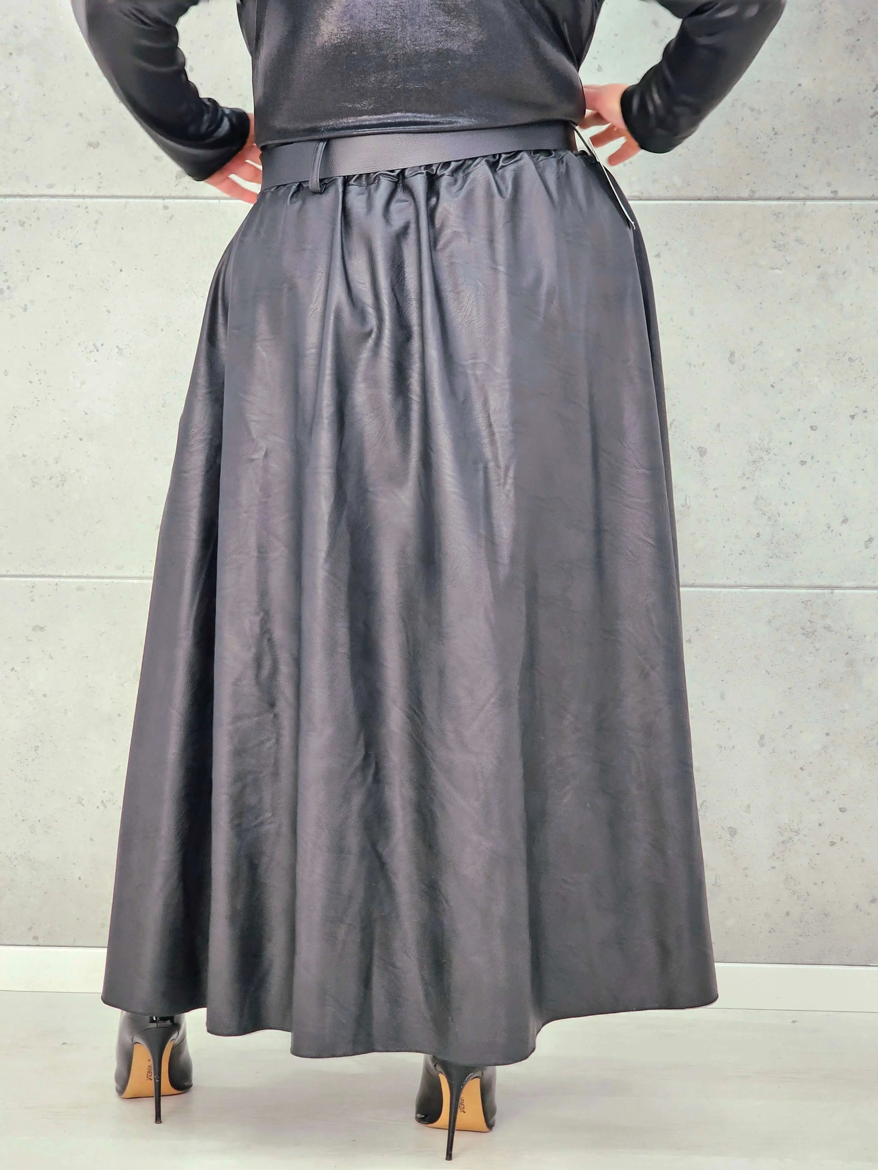 Spódnica z Ekoskóry Plus Size StylowaXL – Elegancja i Wygoda dla Kobiet XXL Stylowa XL