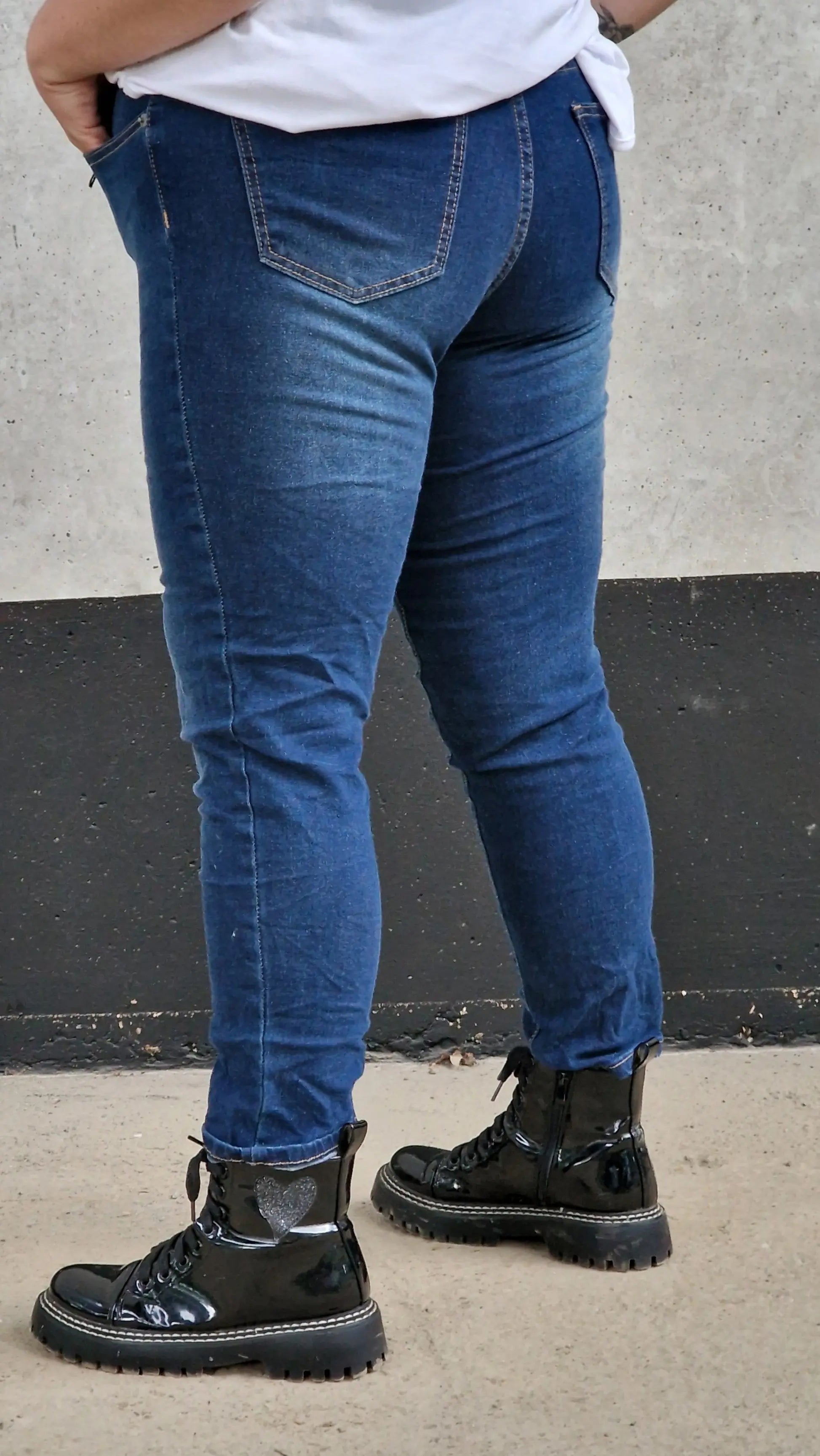 Spodnie Jeansy slim fit w klasycznym odcieniu denimu Stylowa XL