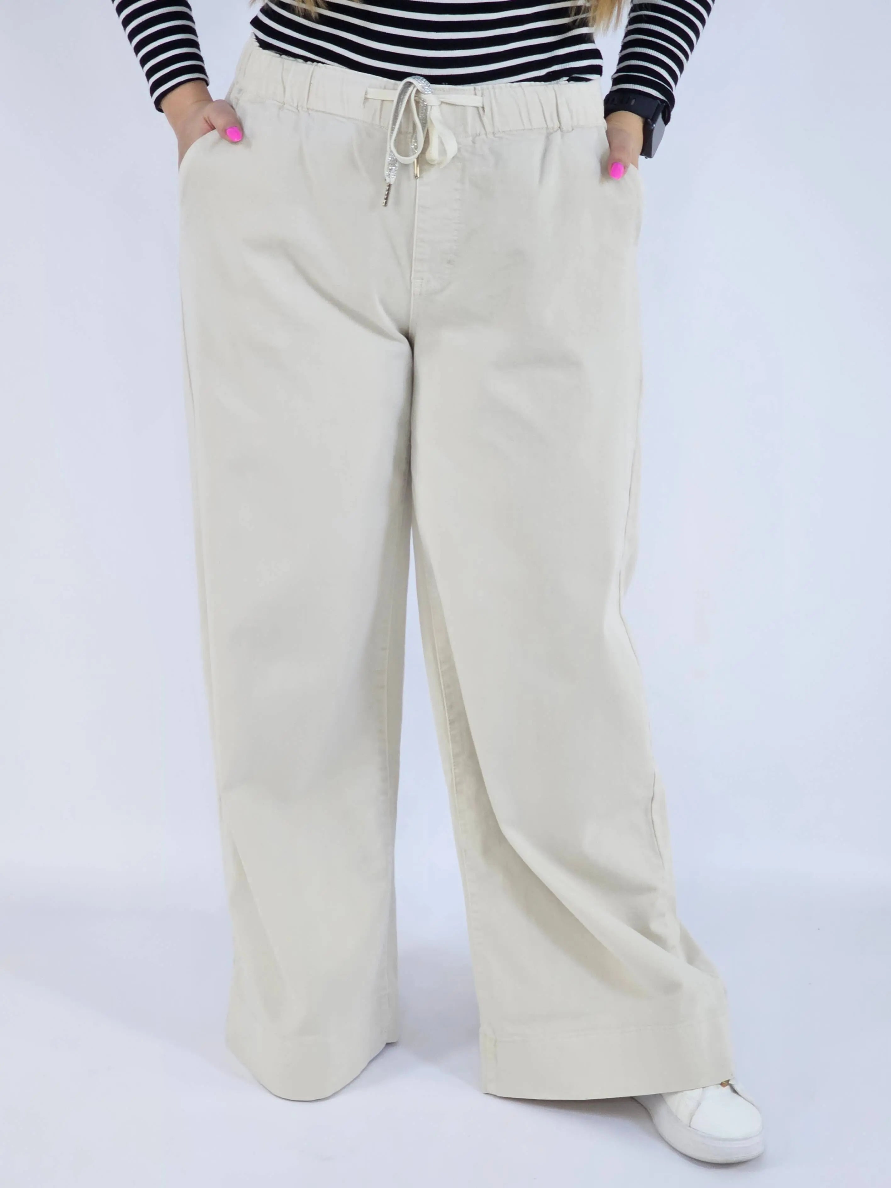 Spodnie Plus Size Beżowe z Gumką w Pasie – Wygodne i Stylowe XXL Stylowa XL