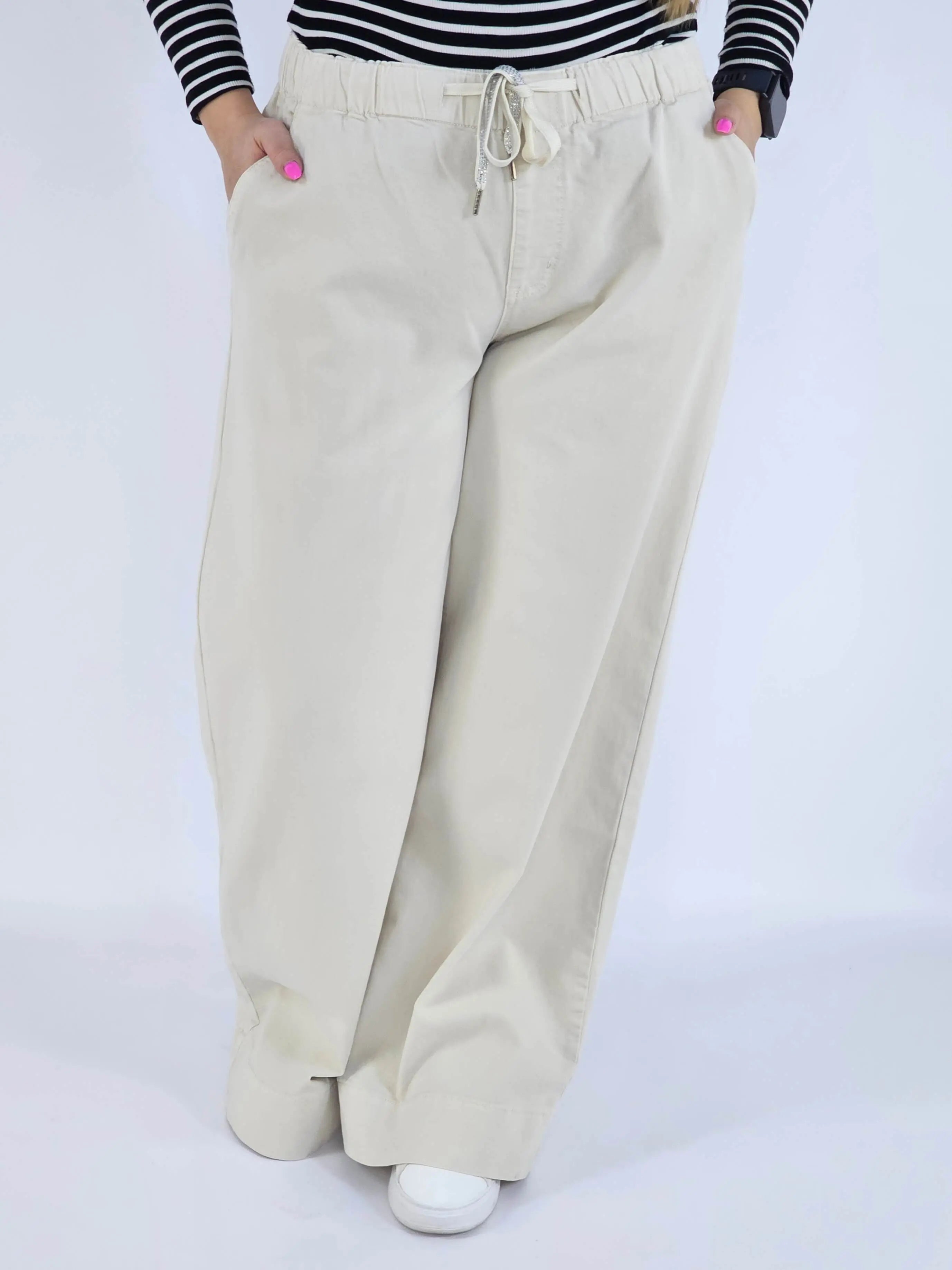 Spodnie Plus Size Beżowe z Gumką w Pasie – Wygodne i Stylowe XXL Stylowa XL