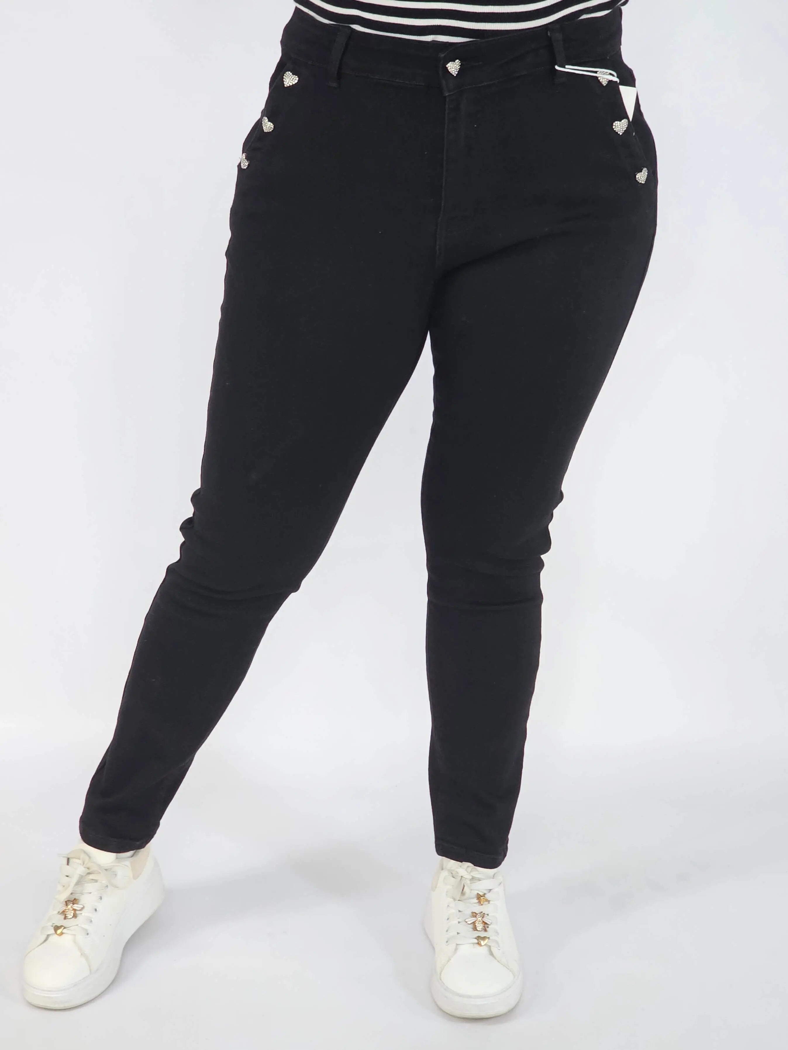 Spodnie Plus Size Czarne Jeansy z Ozdobnymi Serduszkami – Modne i Wygodne XXL Stylowa XL