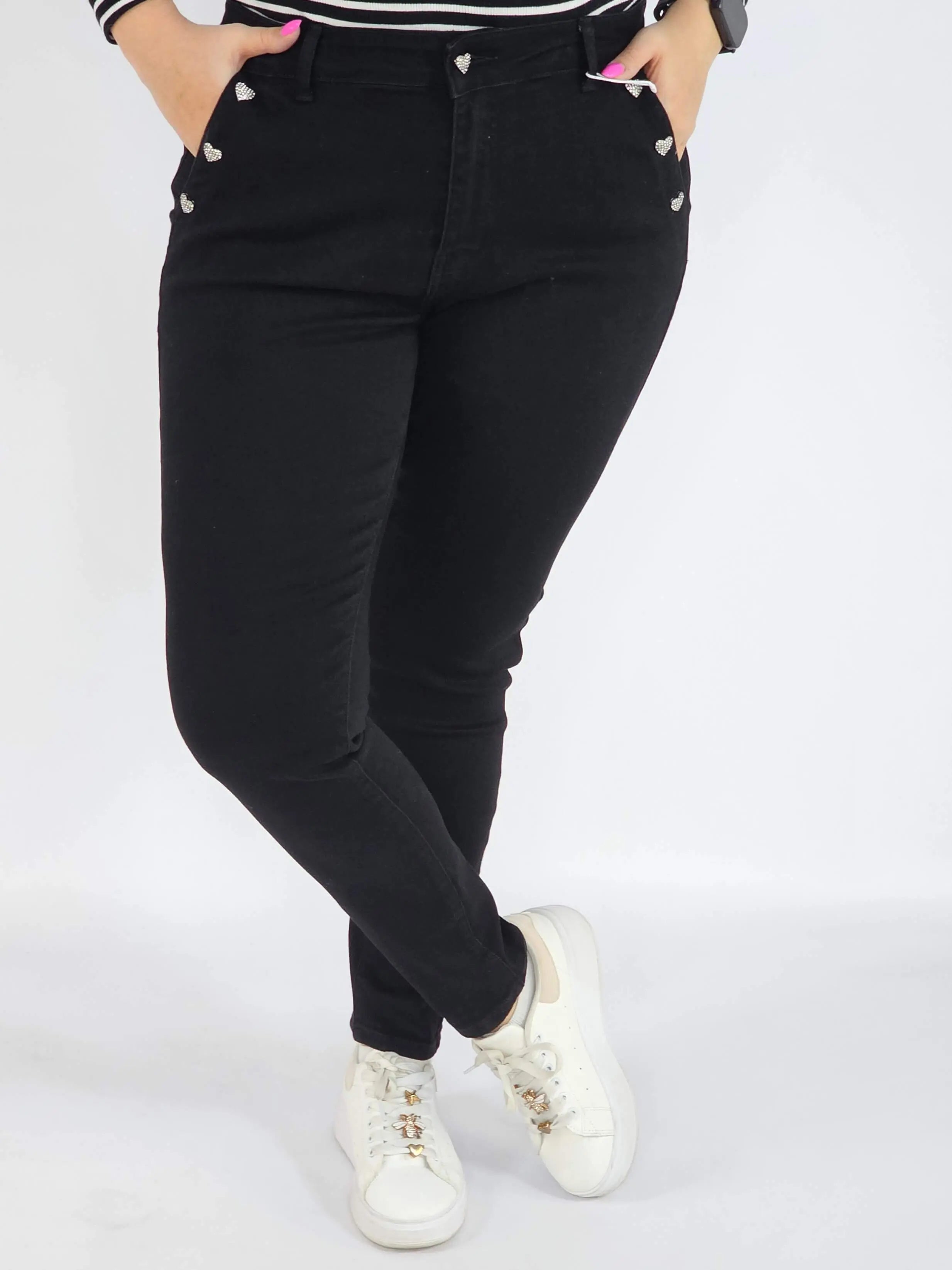 Spodnie Plus Size Czarne Jeansy z Ozdobnymi Serduszkami – Modne i Wygodne XXL Stylowa XL