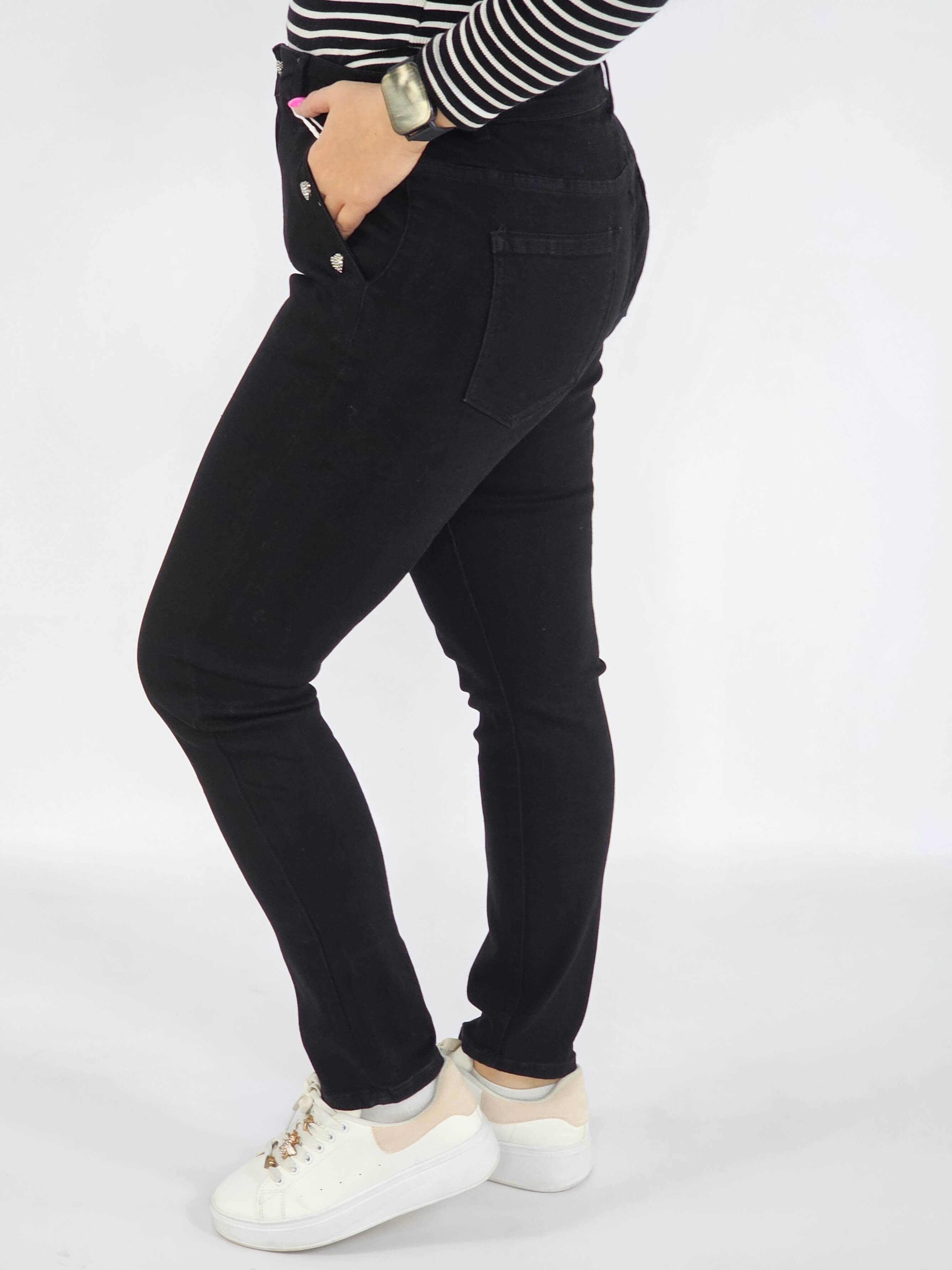 Spodnie Plus Size Czarne Jeansy z Ozdobnymi Serduszkami – Modne i Wygodne XXL Stylowa XL