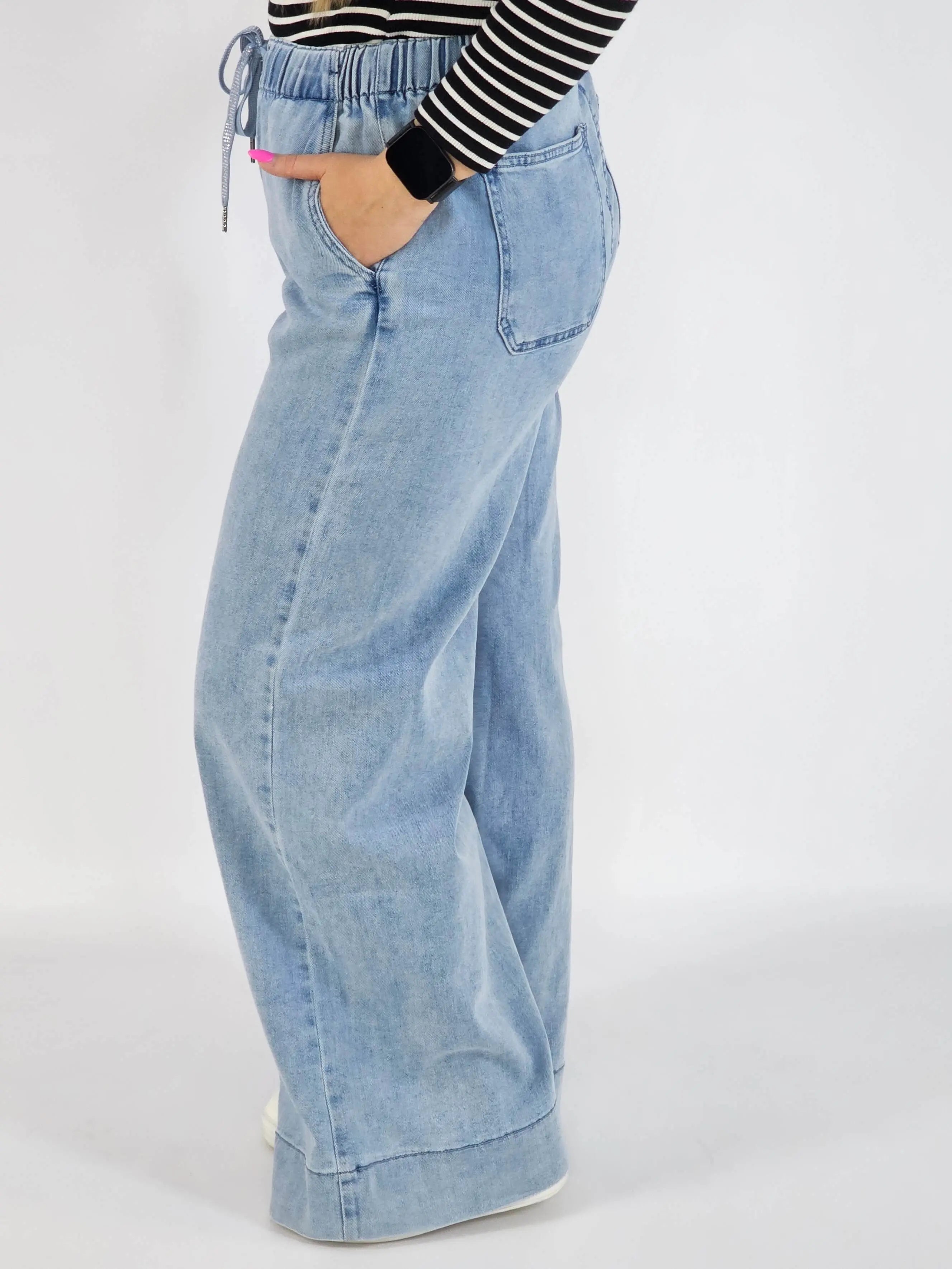 Spodnie Plus Size Jasne Jeansy z Gumką w Pasie – Wygodne i Stylowe XXL Stylowa XL