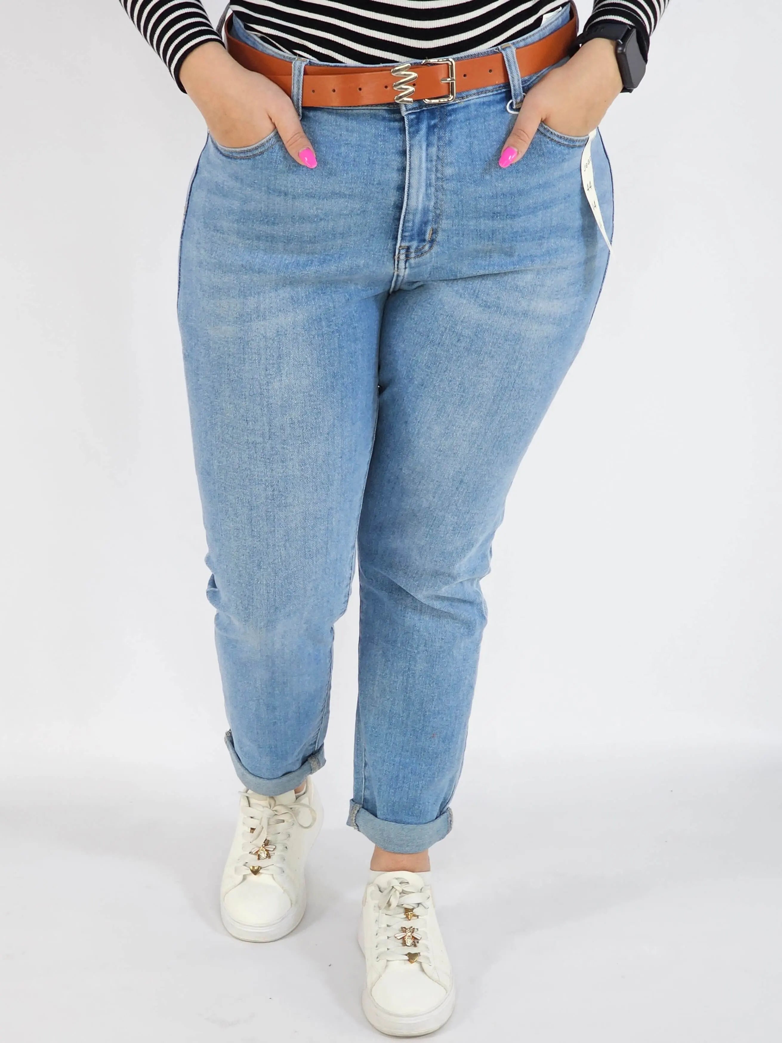Spodnie Plus Size Jasne Jeansy z Paskiem – Klasyczne i Wygodne XXL Stylowa XL