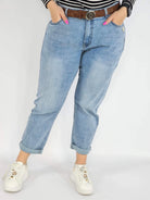 Spodnie Plus Size Jasne Jeansy z Paskiem – Klasyczne i Wygodne XXL Stylowa XL
