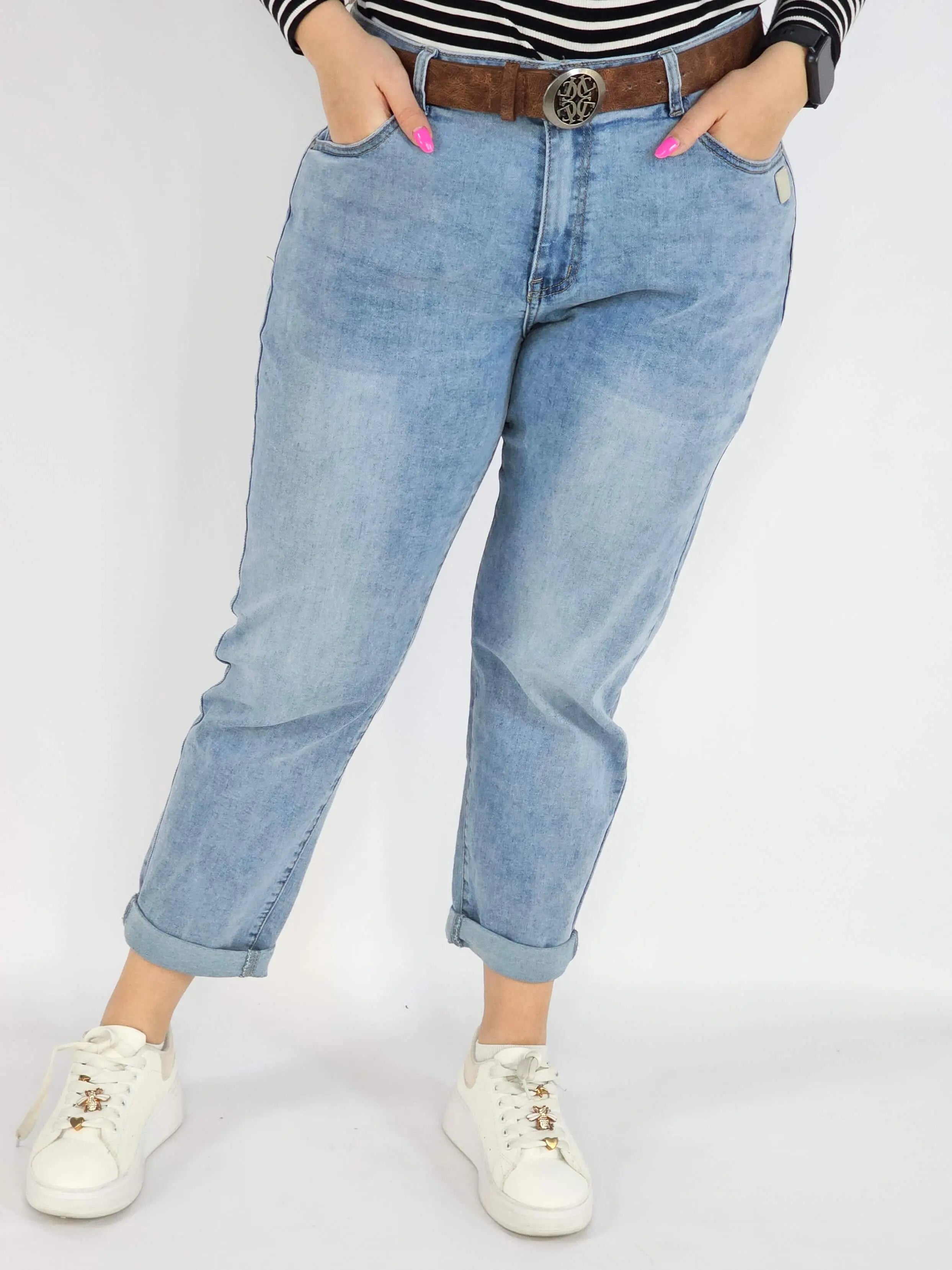 Spodnie Plus Size Jasne Jeansy z Paskiem – Klasyczne i Wygodne XXL Stylowa XL