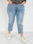 Spodnie Plus Size Jasne Jeansy z Paskiem – Klasyczne i Wygodne XXL Stylowa XL