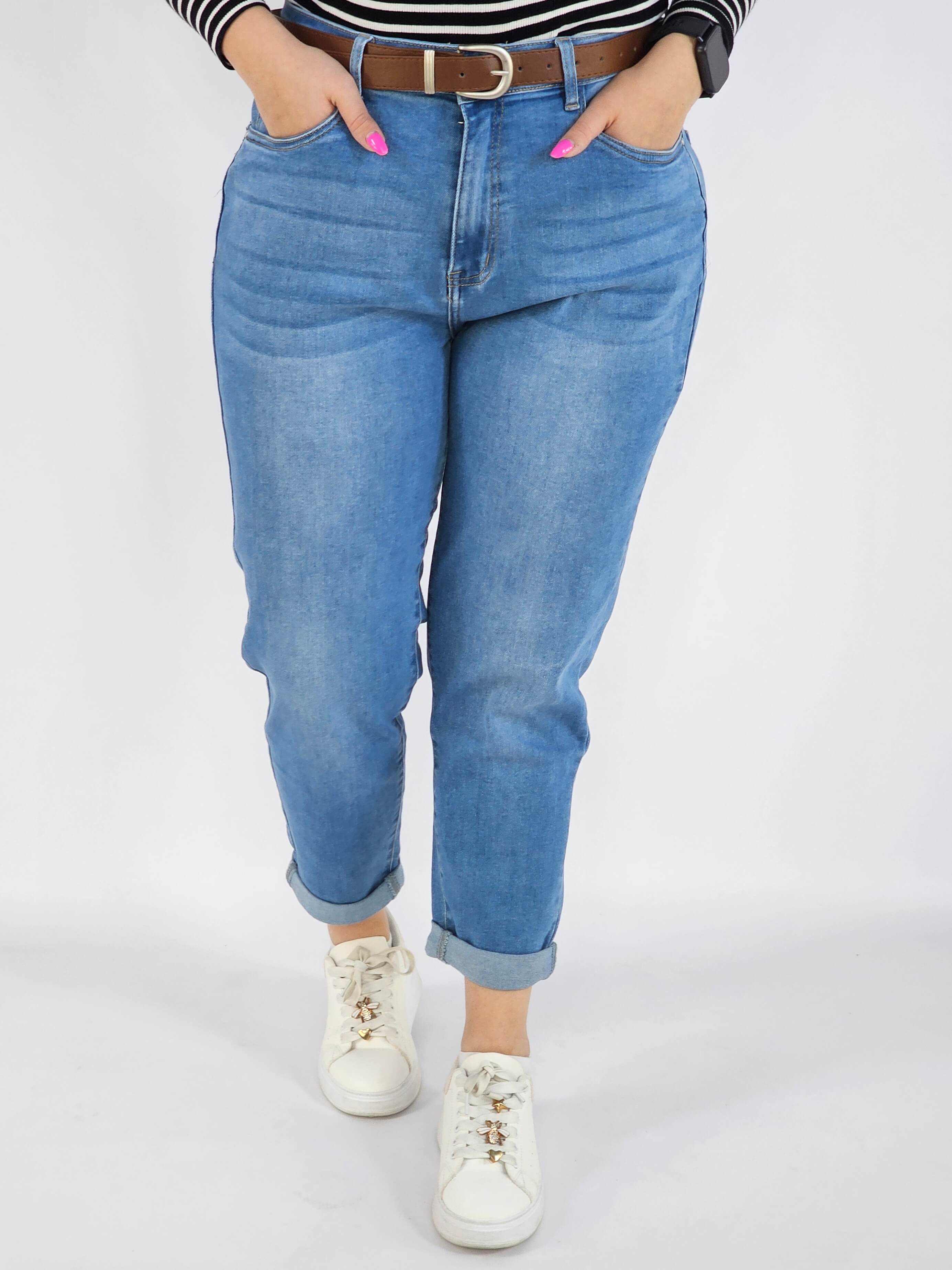 Spodnie Plus Size Niebieskie Jeansy z Paskiem – Klasyczne i Wygodne XXL Stylowa XL