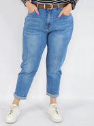 Spodnie Plus Size Niebieskie Jeansy z Paskiem – Klasyczne i Wygodne XXL Stylowa XL