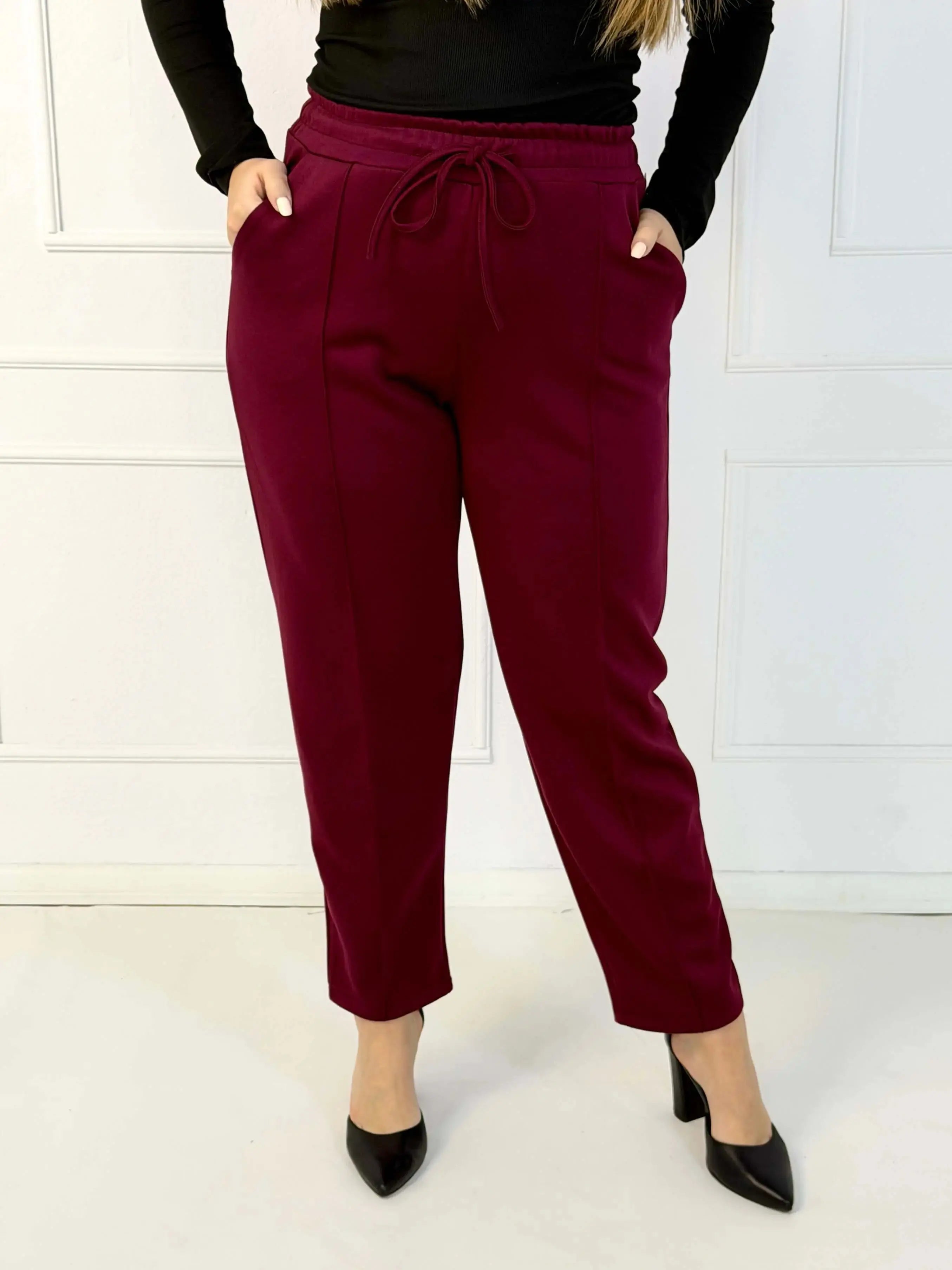 Spodnie dresowe plus size z wiązaniem – wygodne spodnie XXL na co dzień Stylowa XL