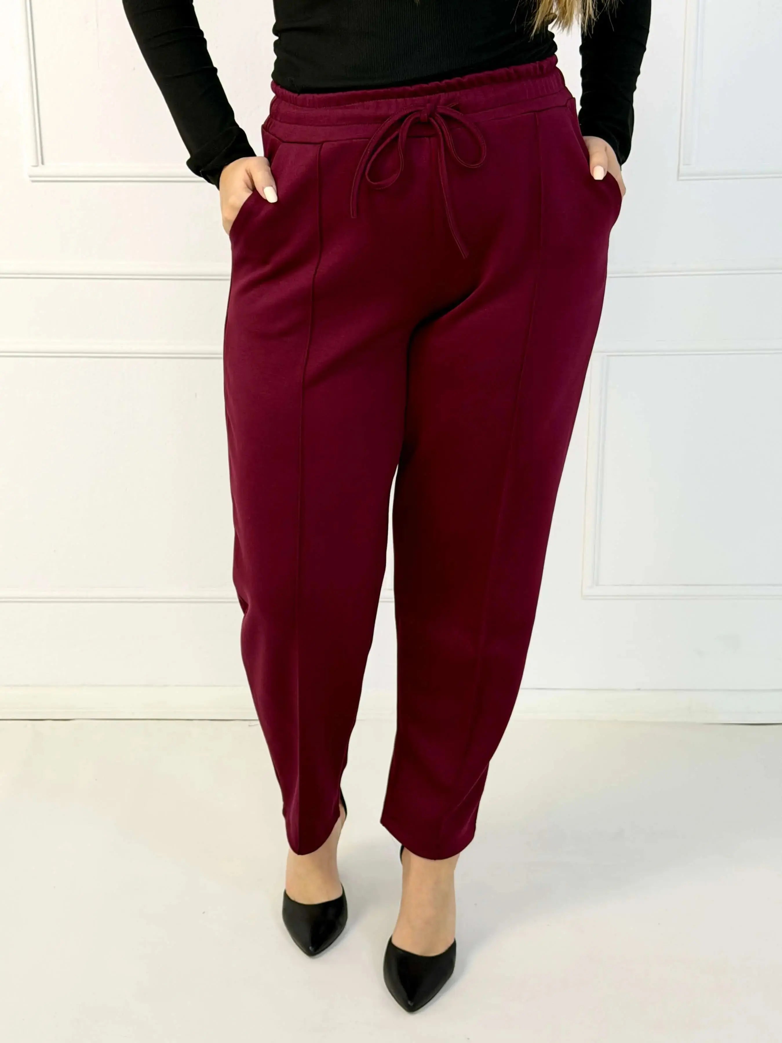 Spodnie dresowe plus size z wiązaniem – wygodne spodnie XXL na co dzień Stylowa XL