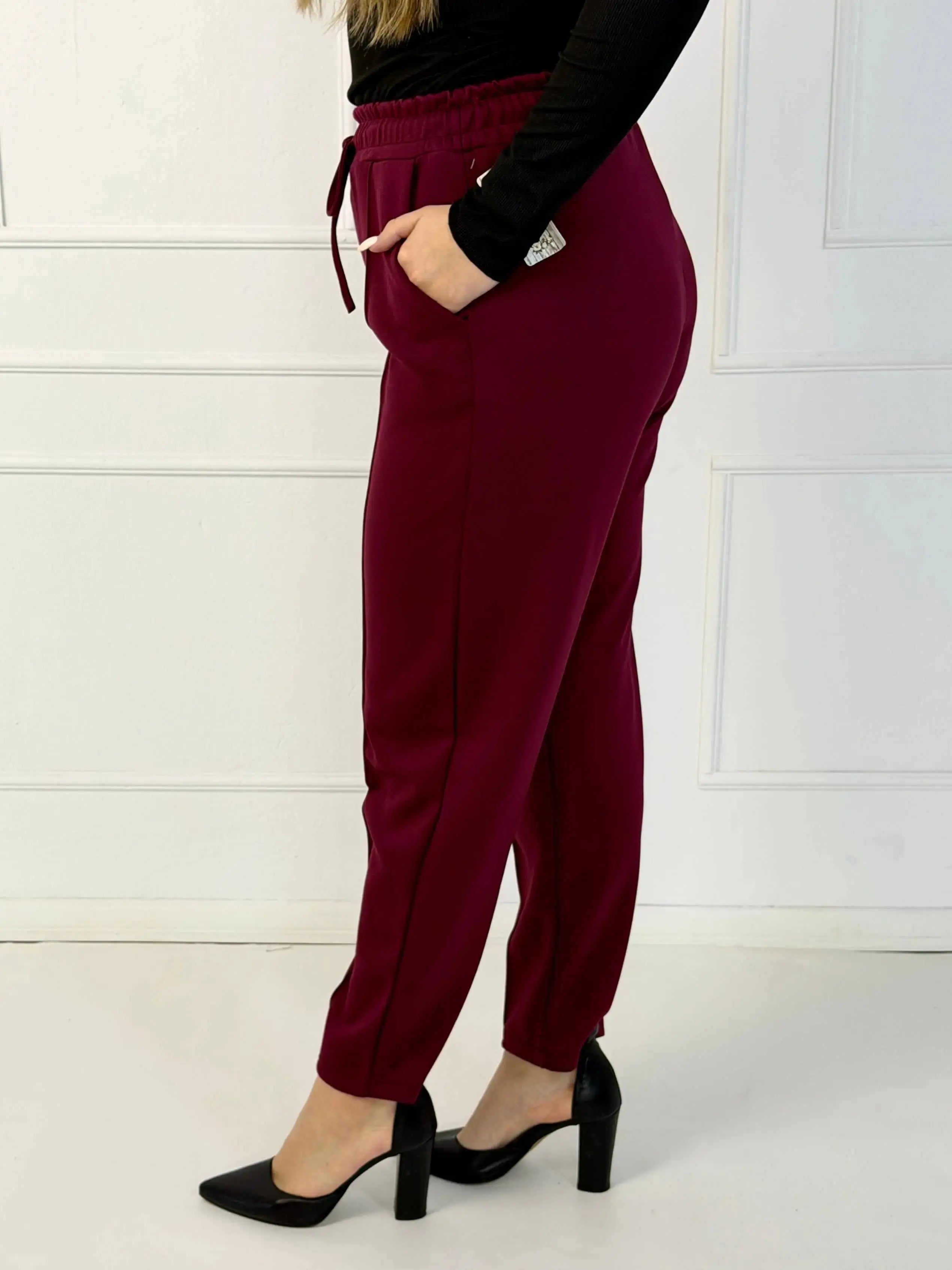 Spodnie dresowe plus size z wiązaniem – wygodne spodnie XXL na co dzień Stylowa XL