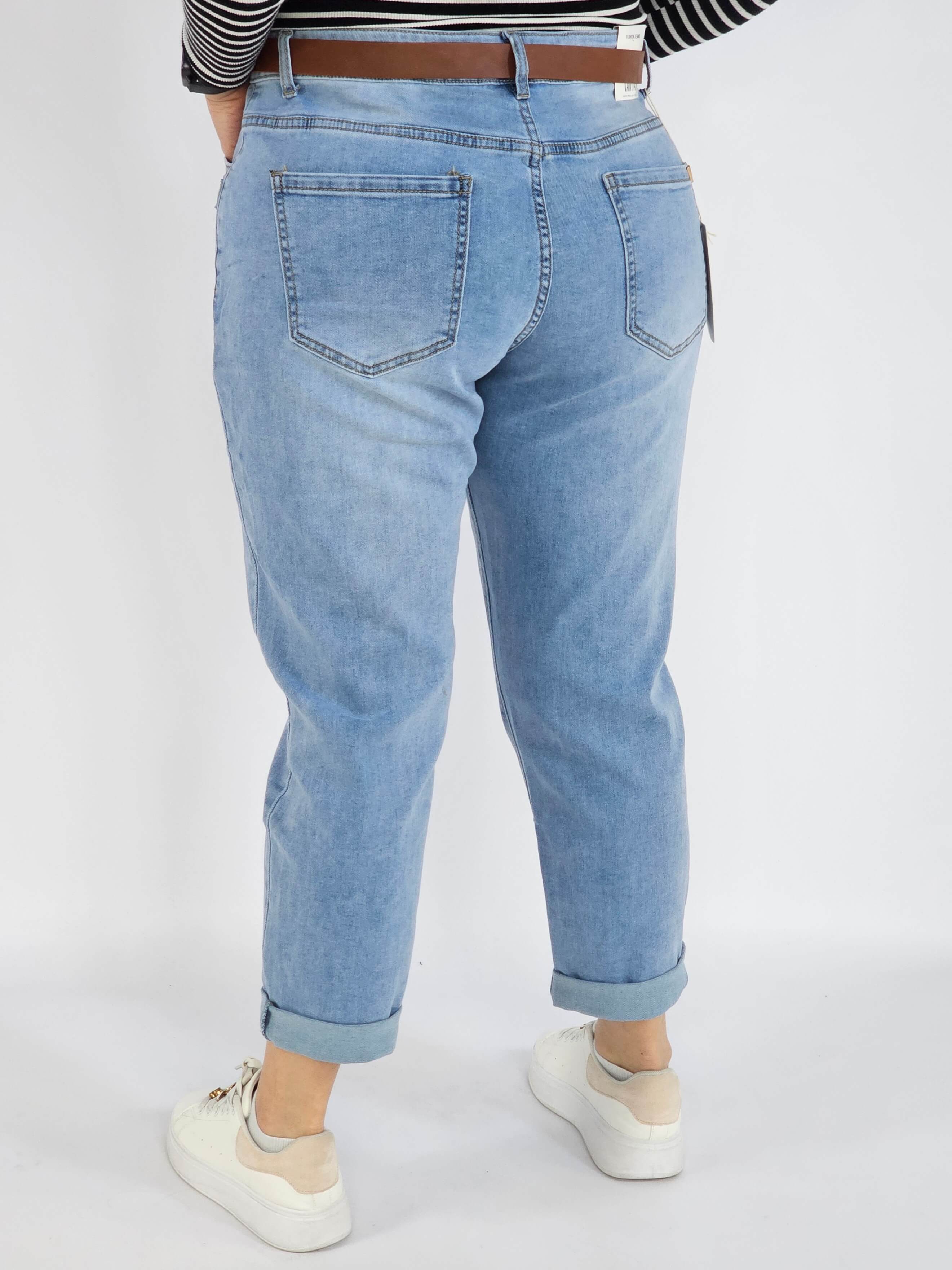 Spodnie jeans plus size – jasne błękitne jeansy z paskiem Stylowa XL