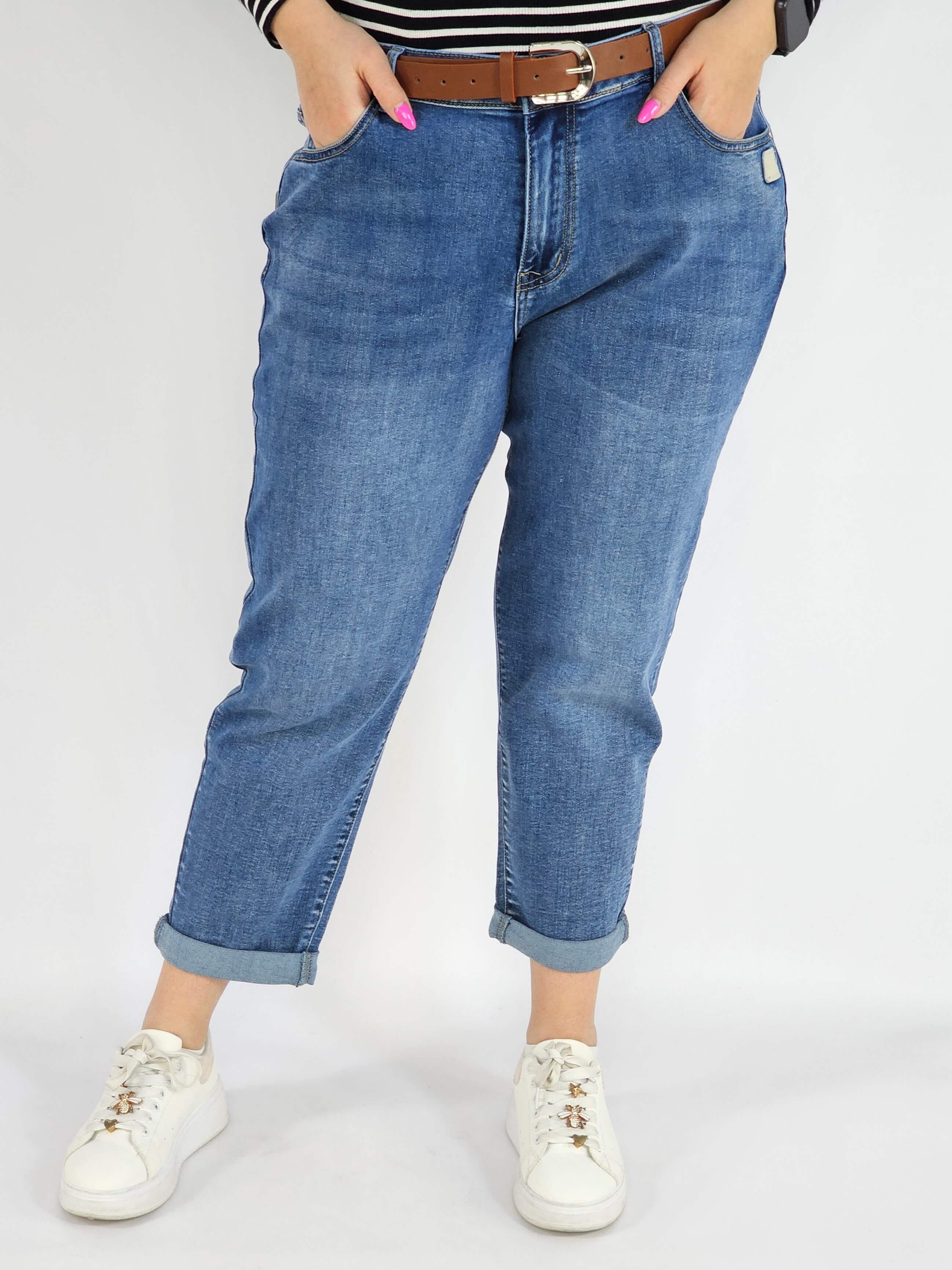 Spodnie jeans plus size – klasyczne niebieskie jeansy z paskiem Stylowa XL