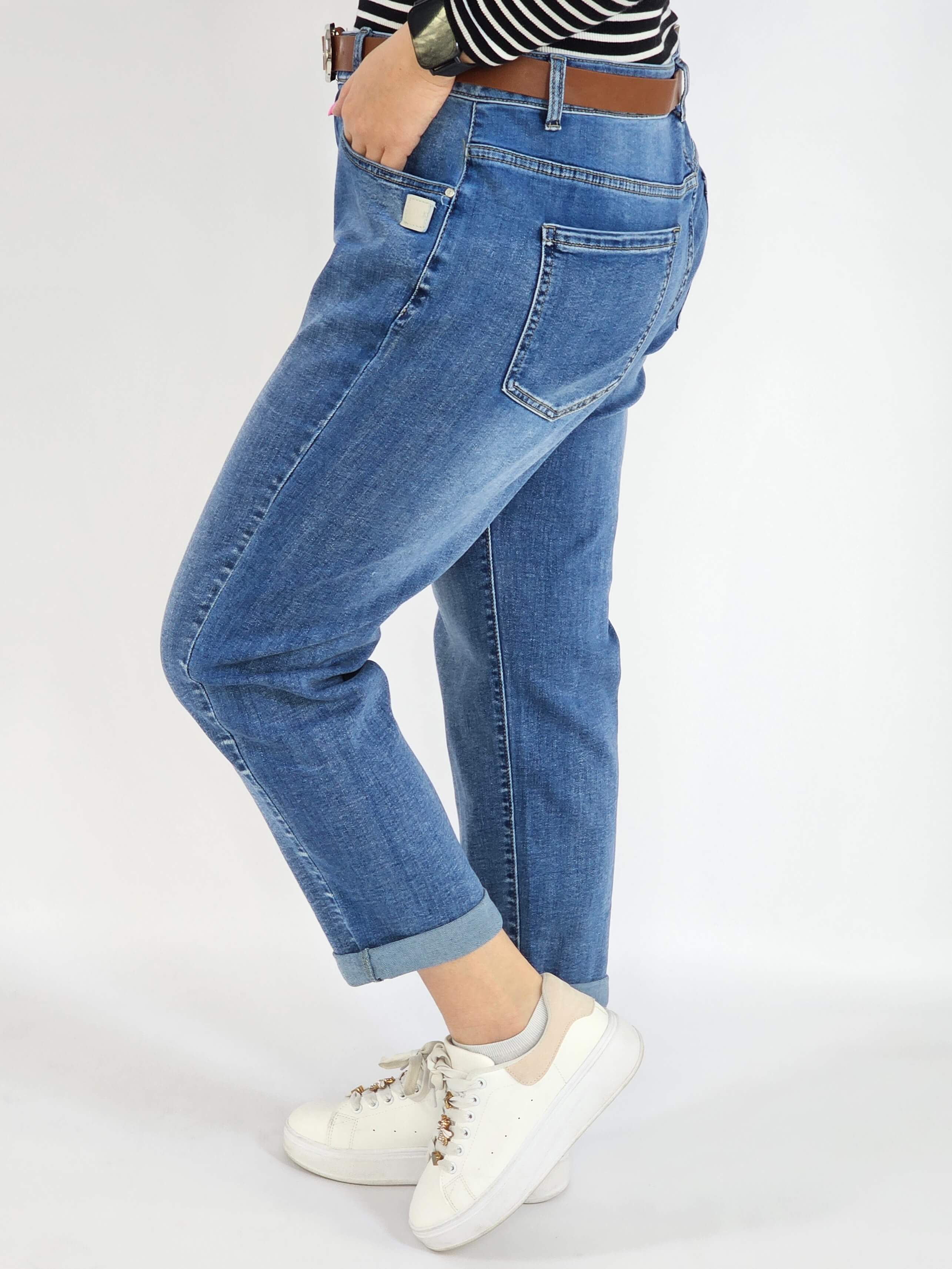 Spodnie jeans plus size – klasyczne niebieskie jeansy z paskiem Stylowa XL