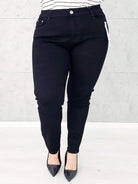 Spodnie jeansowe StylowaXL Slim Fit Black – eleganckie czarne spodnie plus size Stylowa XL