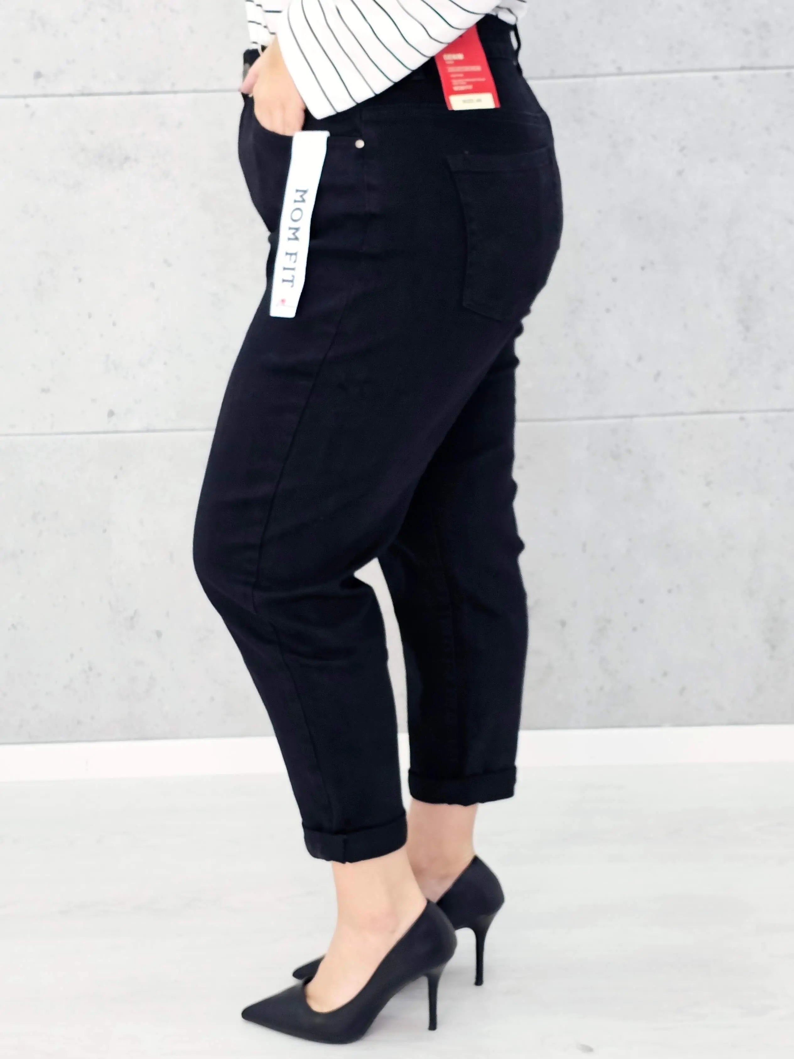 Spodnie jeansowe StylowaXL Straight Fit Black – klasyczne czarne spodnie plus size Stylowa XL