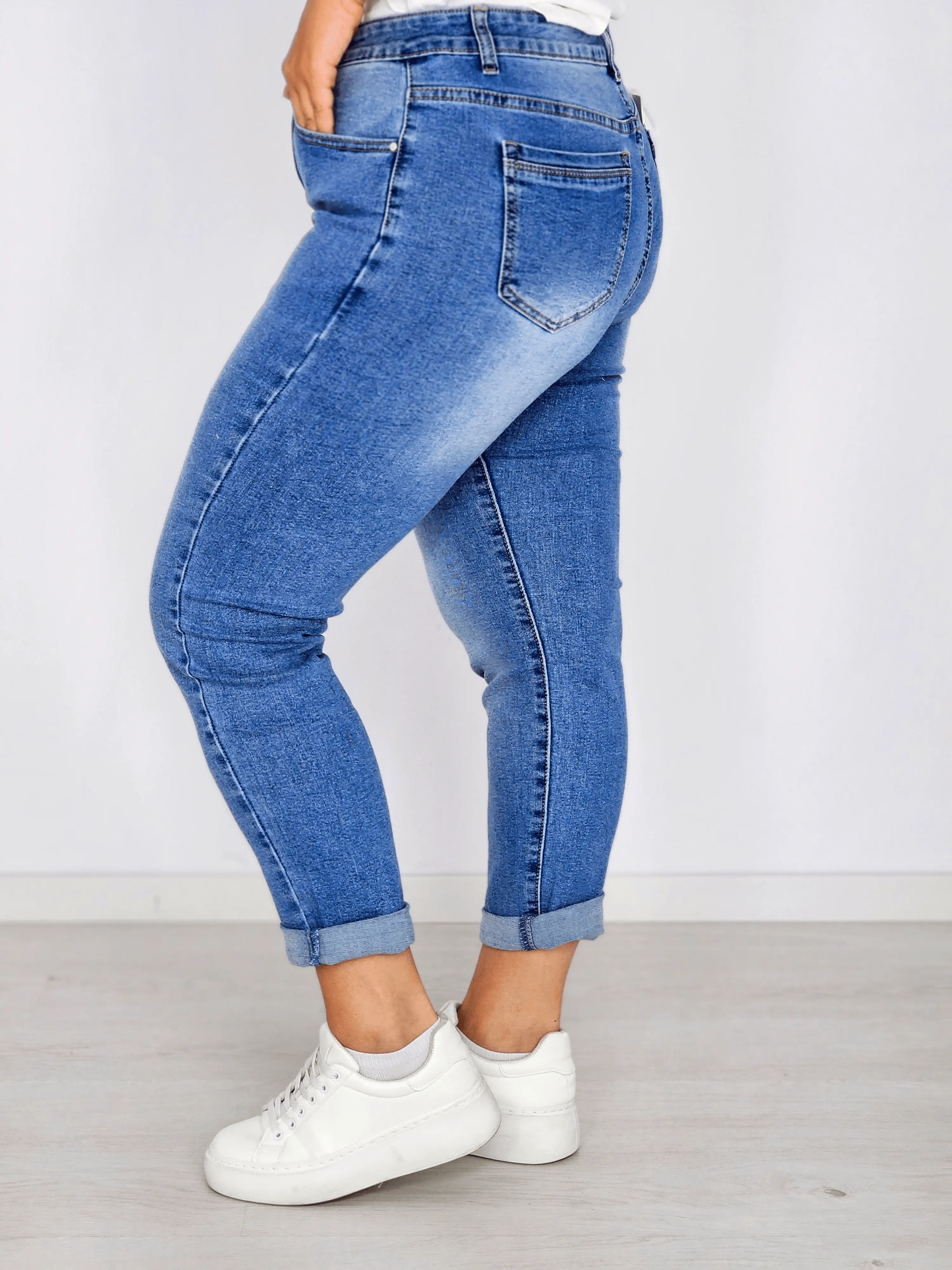 Spodnie jeansowe z podwiniętą nogawką Stylowa XL