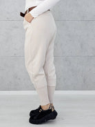 Spodnie masełkowe ze ściągaczem Stylowa XL