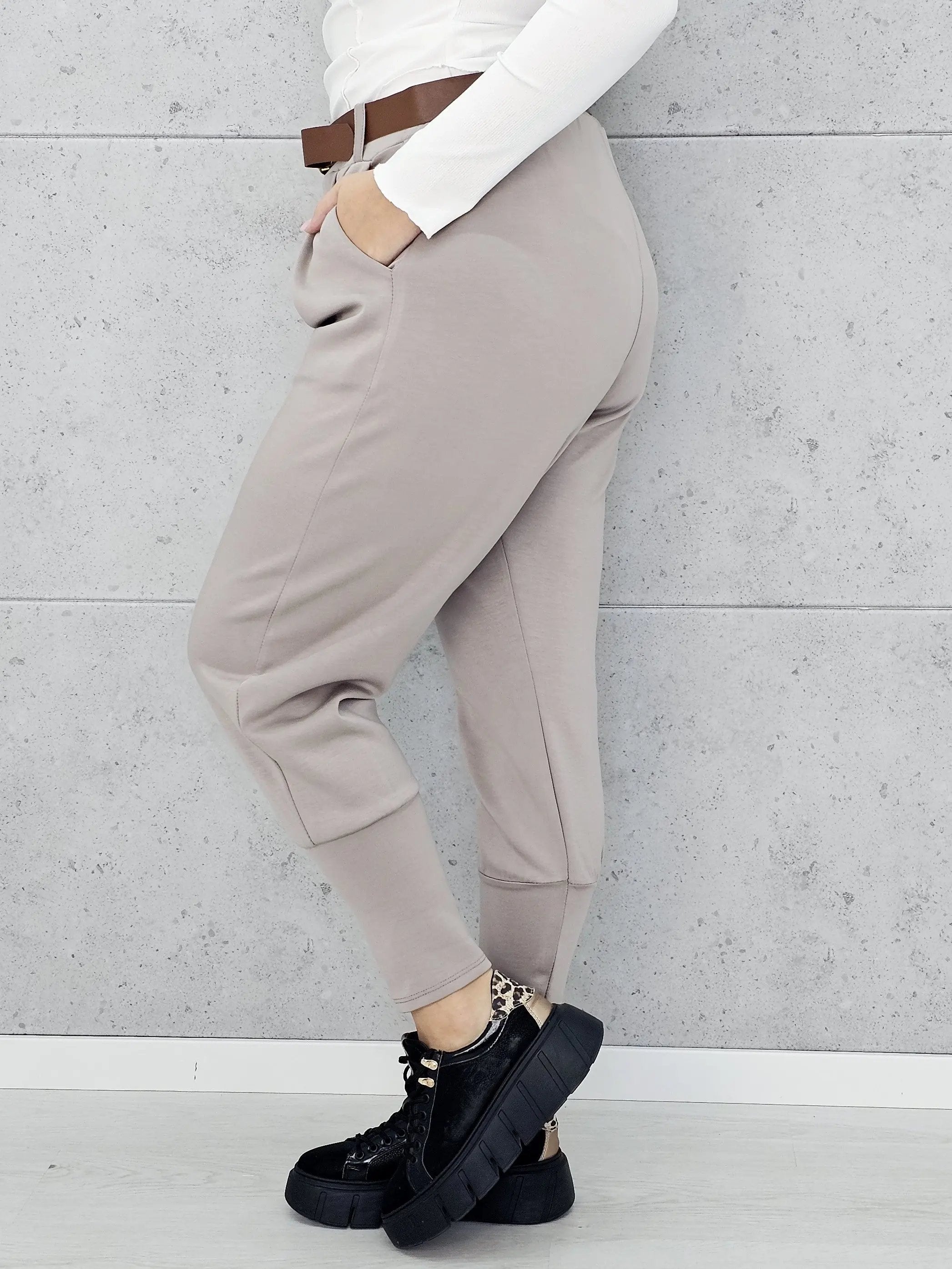 Spodnie masełkowe ze ściągaczem Stylowa XL