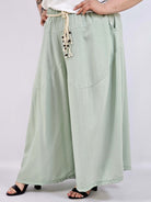 Spodnie plus size XXL z ozdobnym paskiem – lekkie i wygodne Stylowa XL