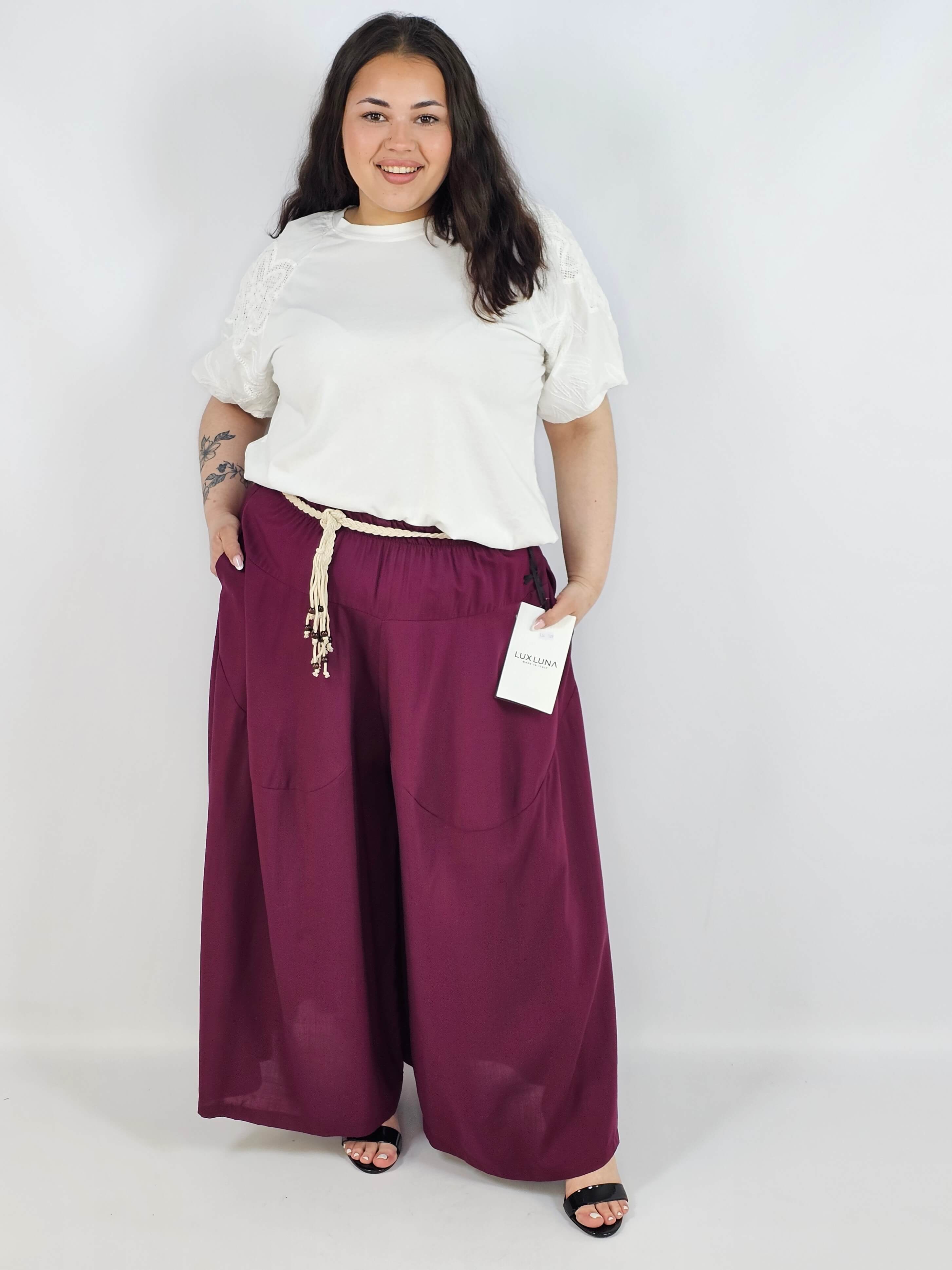 Spodnie plus size XXL z ozdobnym paskiem – lekkie i wygodne Stylowa XL